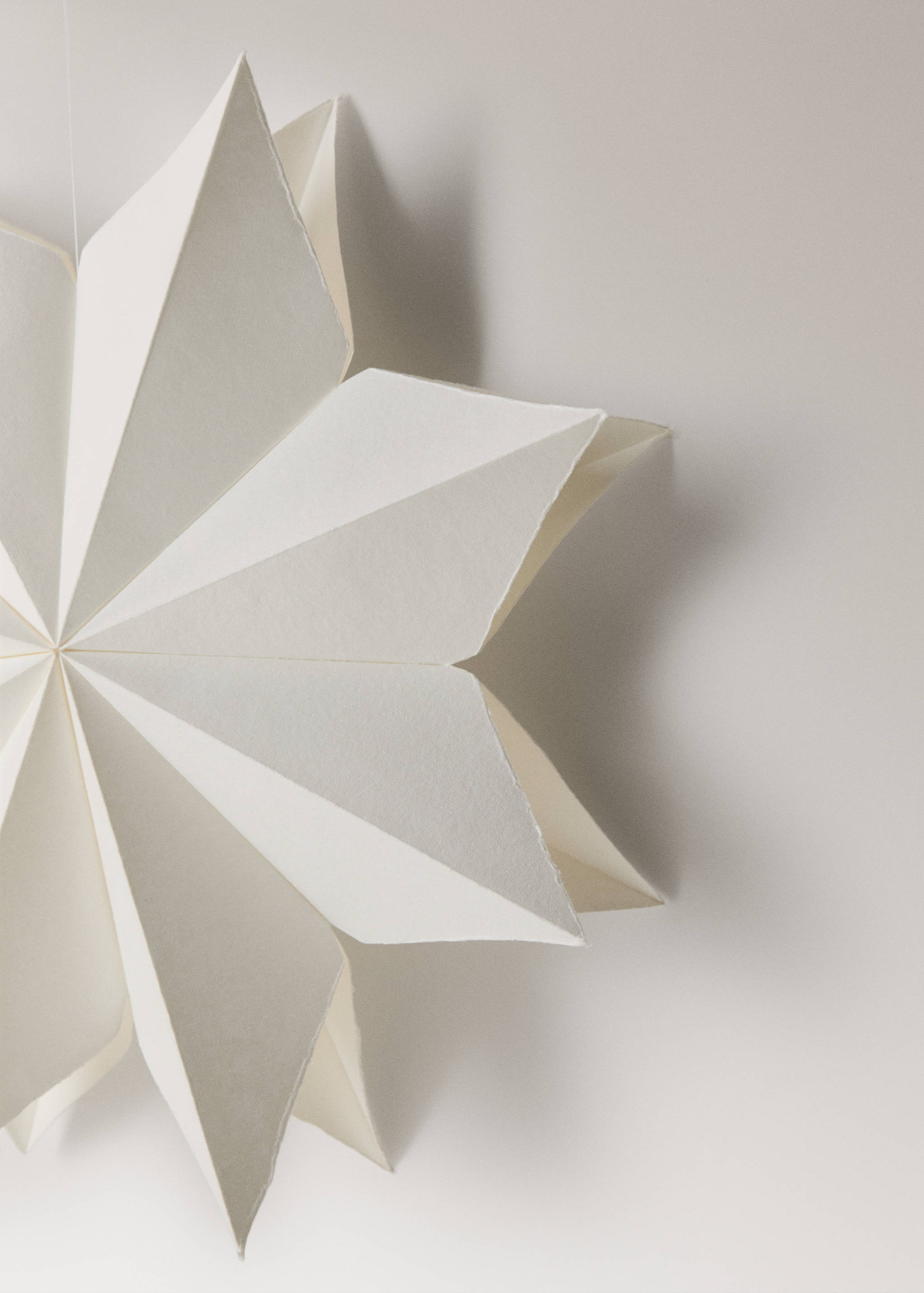 Eight-point paper decorative star - Details of the article 1