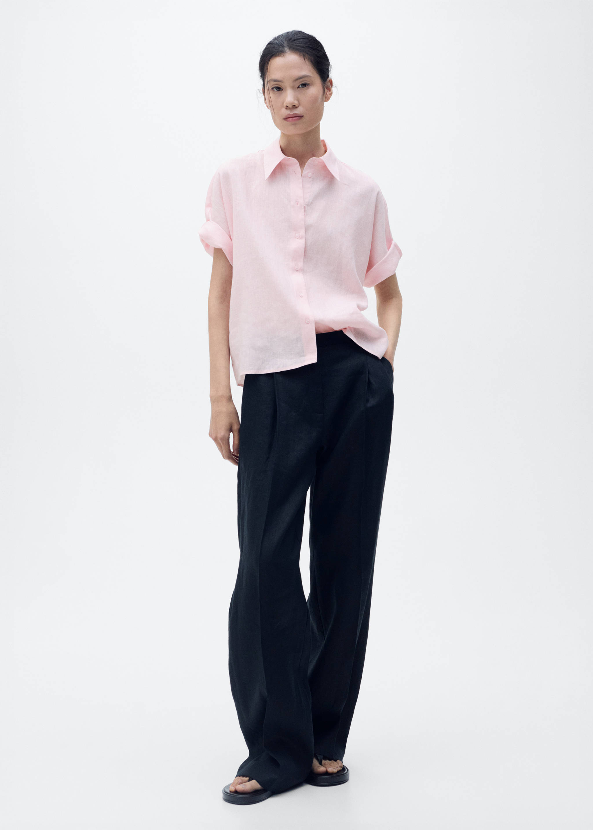 Camisa de linho com manga curta - Plano geral