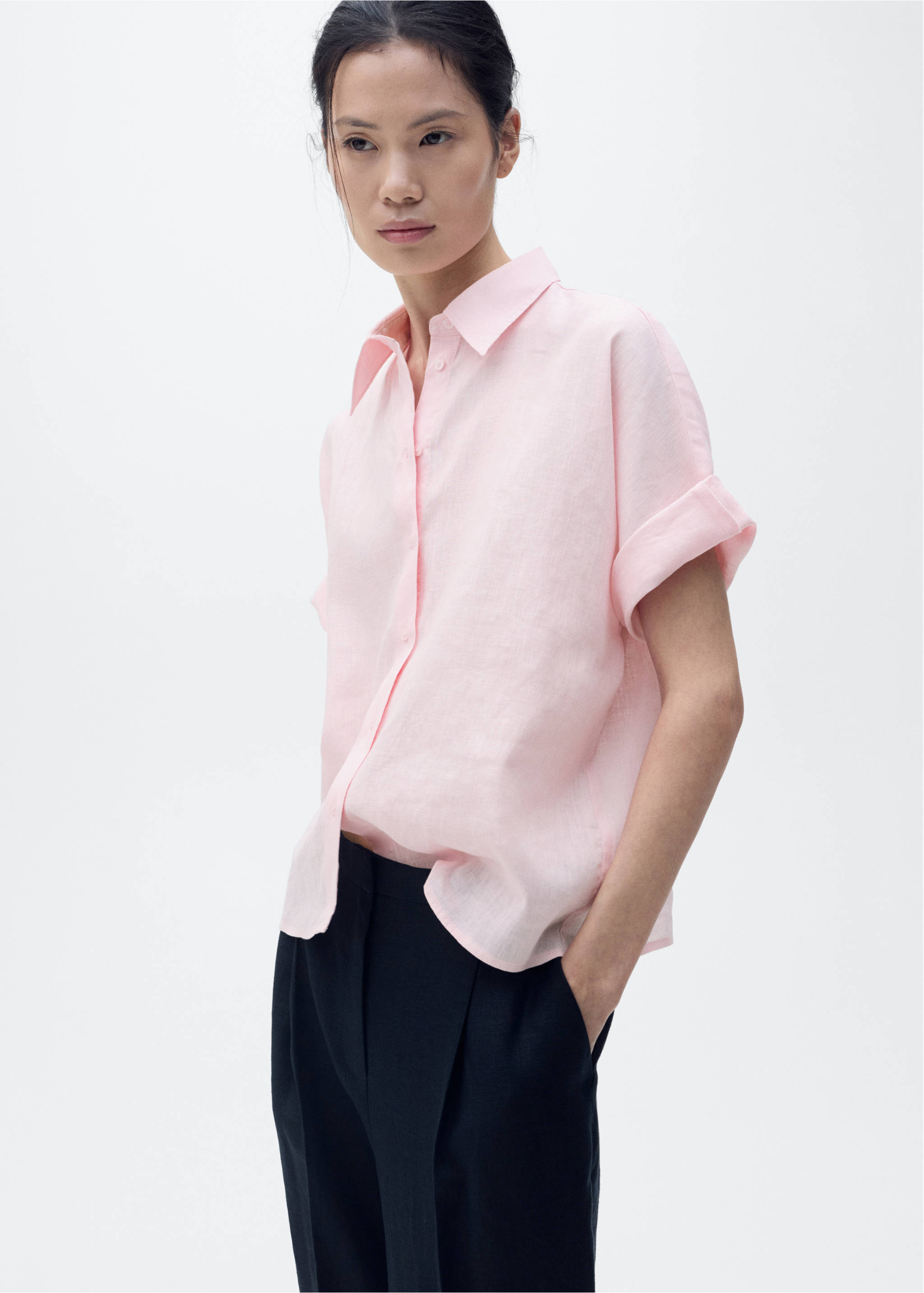 Chemise lin manches courtes - Plan moyen, Rose clair. Ref: 17081133-00.