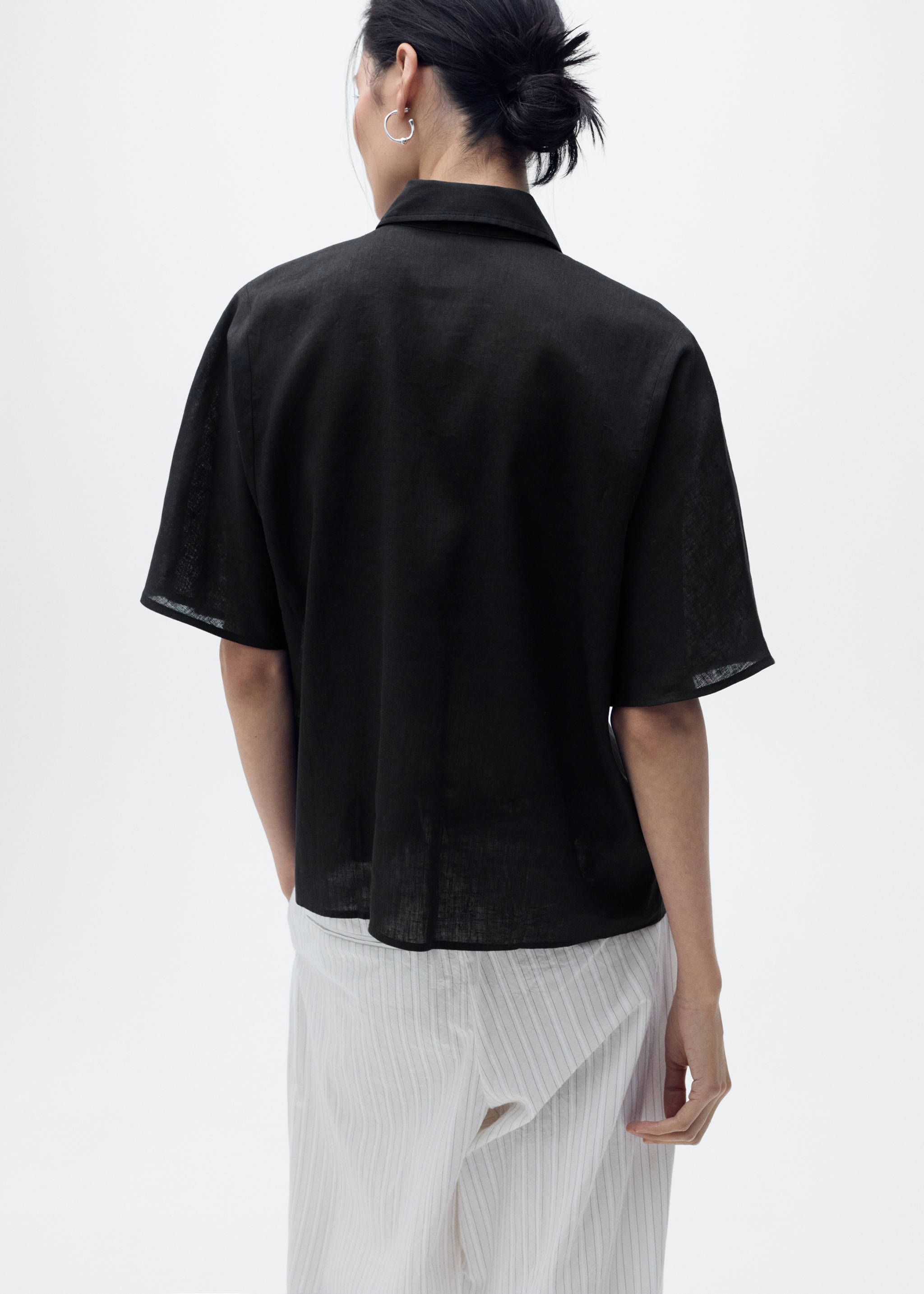 Short sleeve linen-blend shirt - Reverse of the article