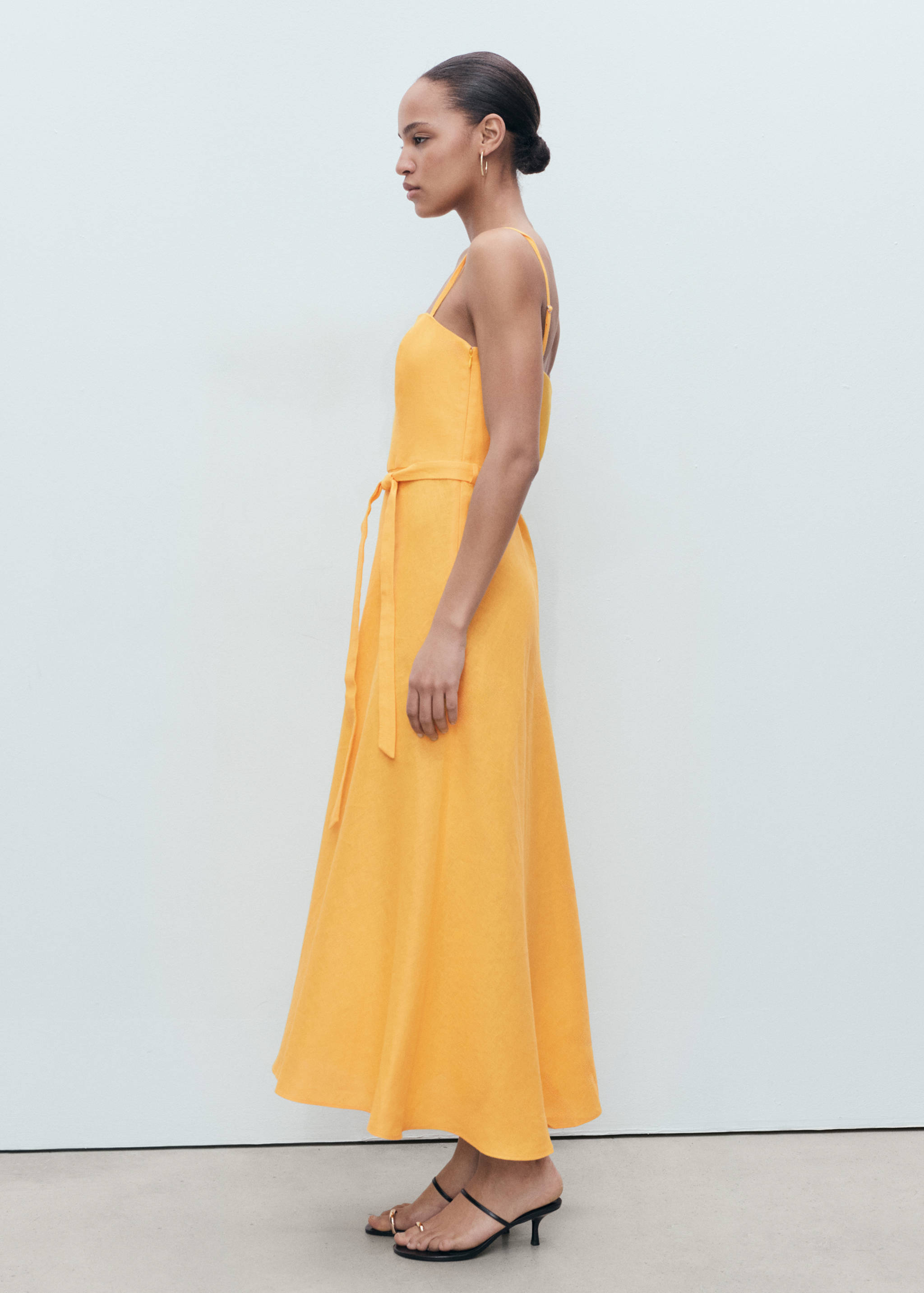 Лляна сукня з бантом - Загальний план