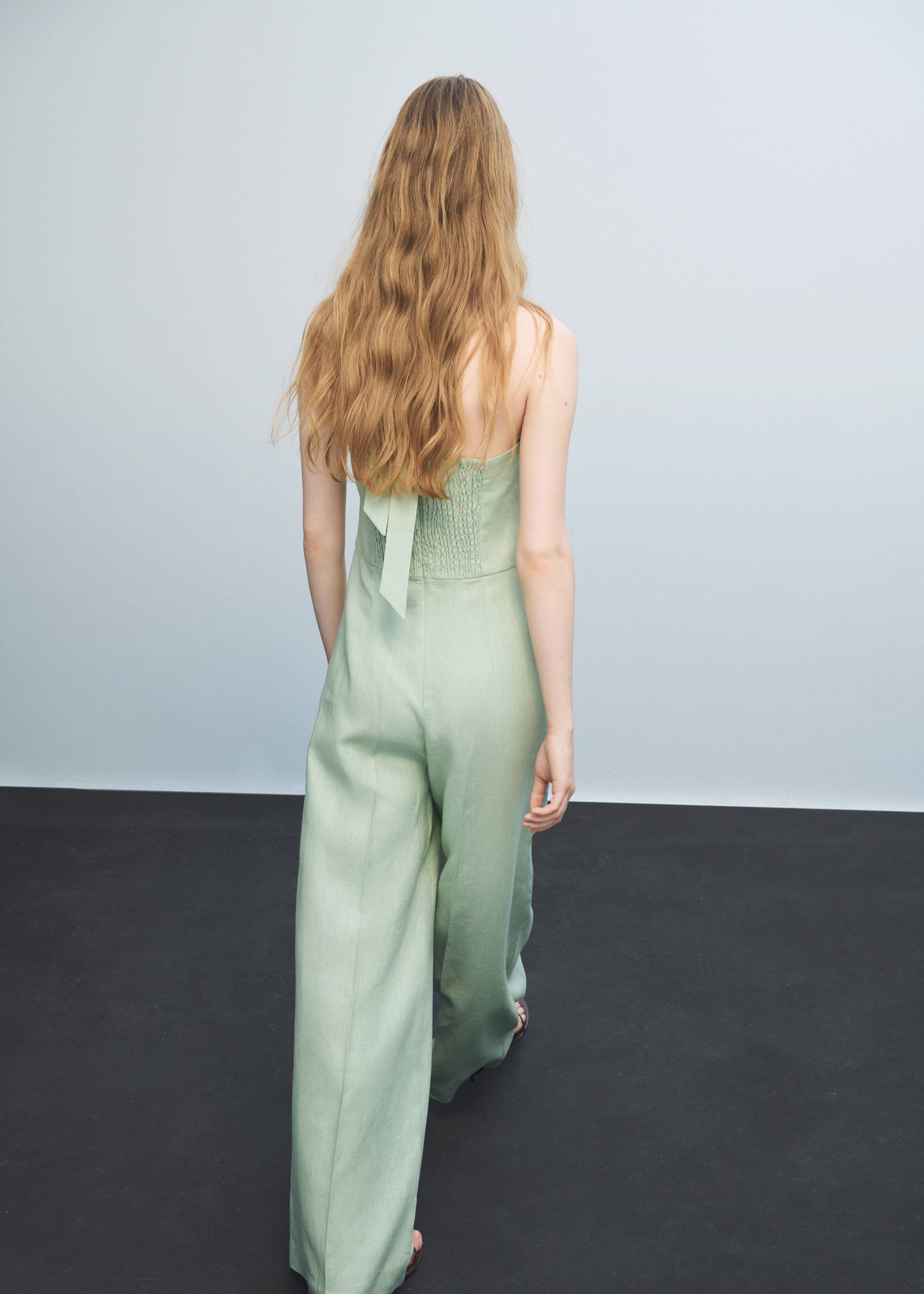 Linen halter jumpsuit - Details of the article 7
