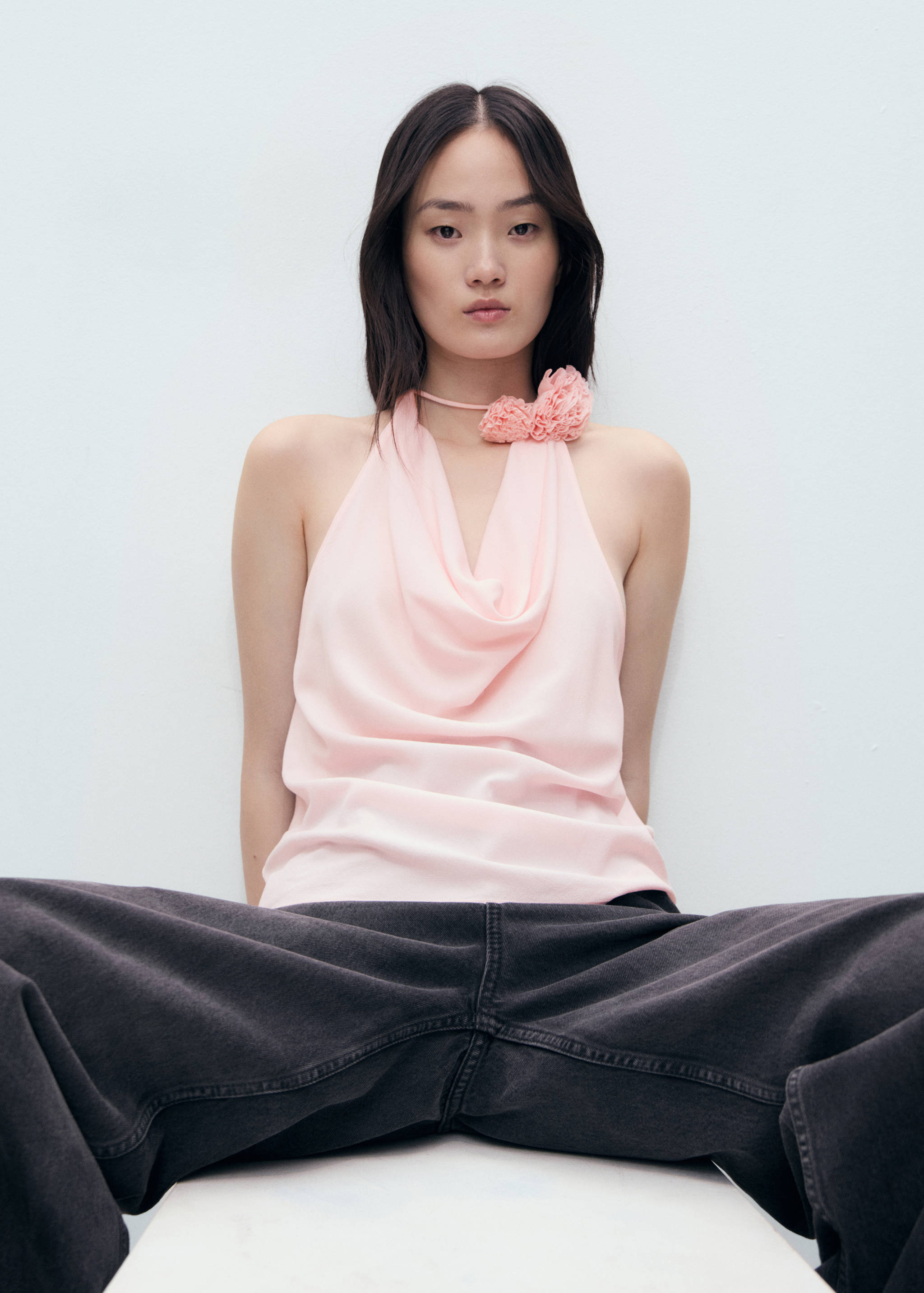 Draped blouse with flower detail - Details of the article 6