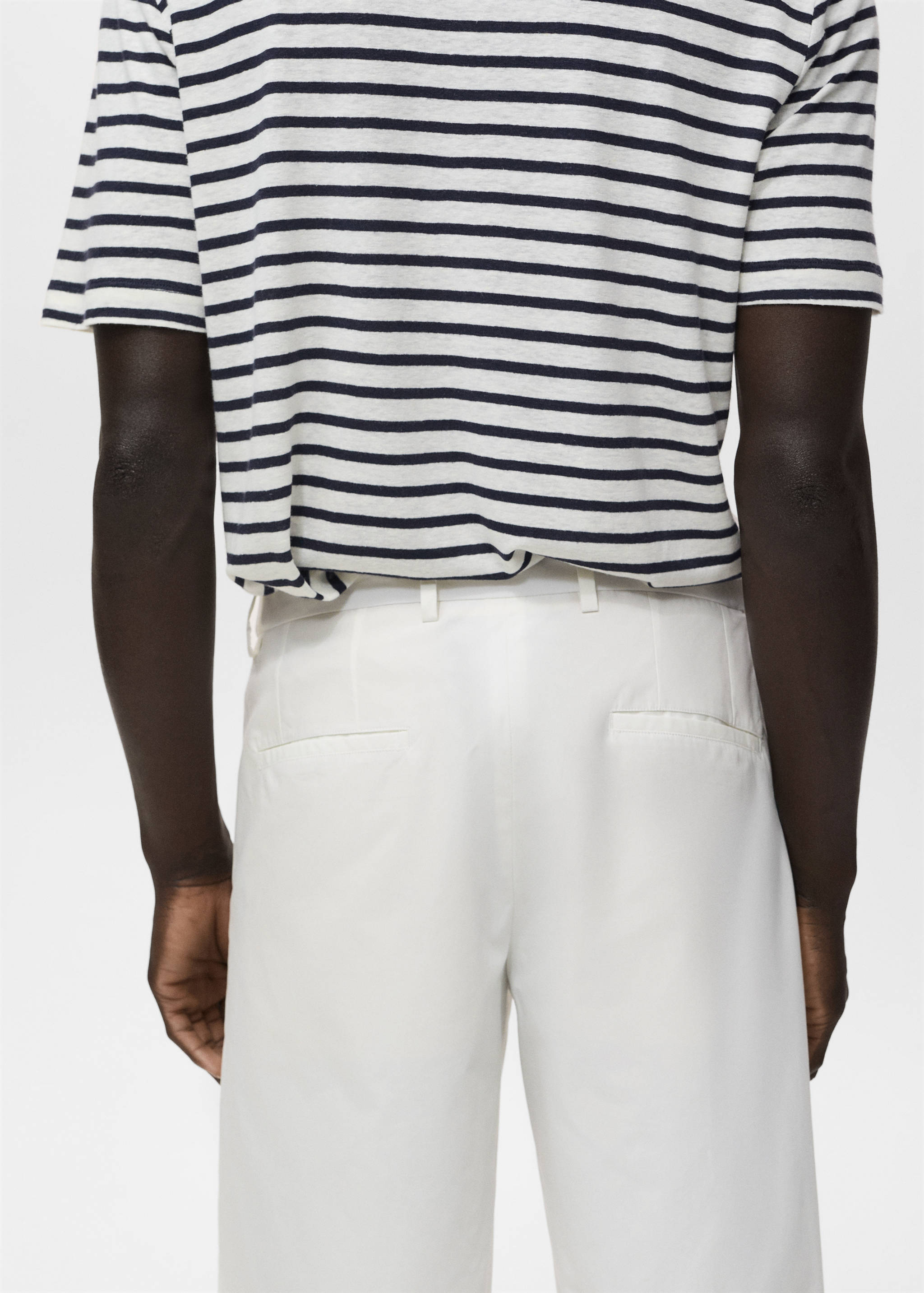 Cotton bermuda shorts with an interior elastic strip - Details of the article 6