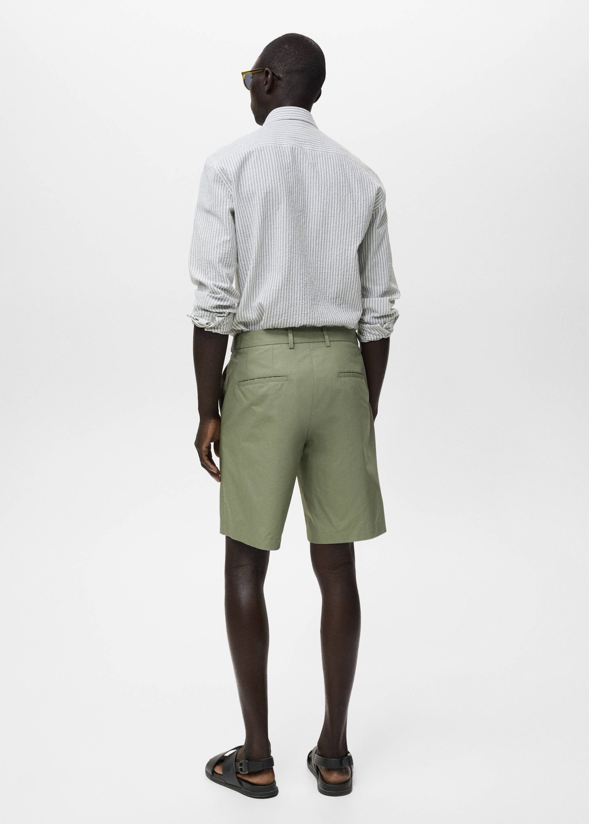Cotton bermuda shorts with an interior elastic strip - Reverse of the article