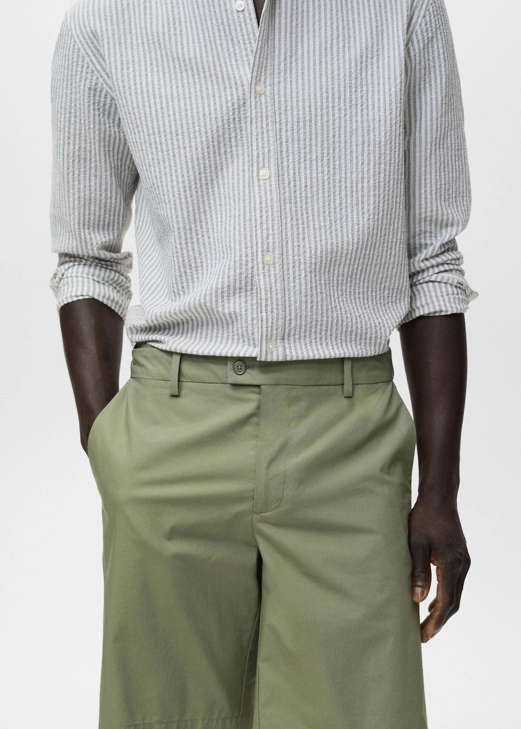 Cotton bermuda shorts with an interior elastic strip - Details of the article 1