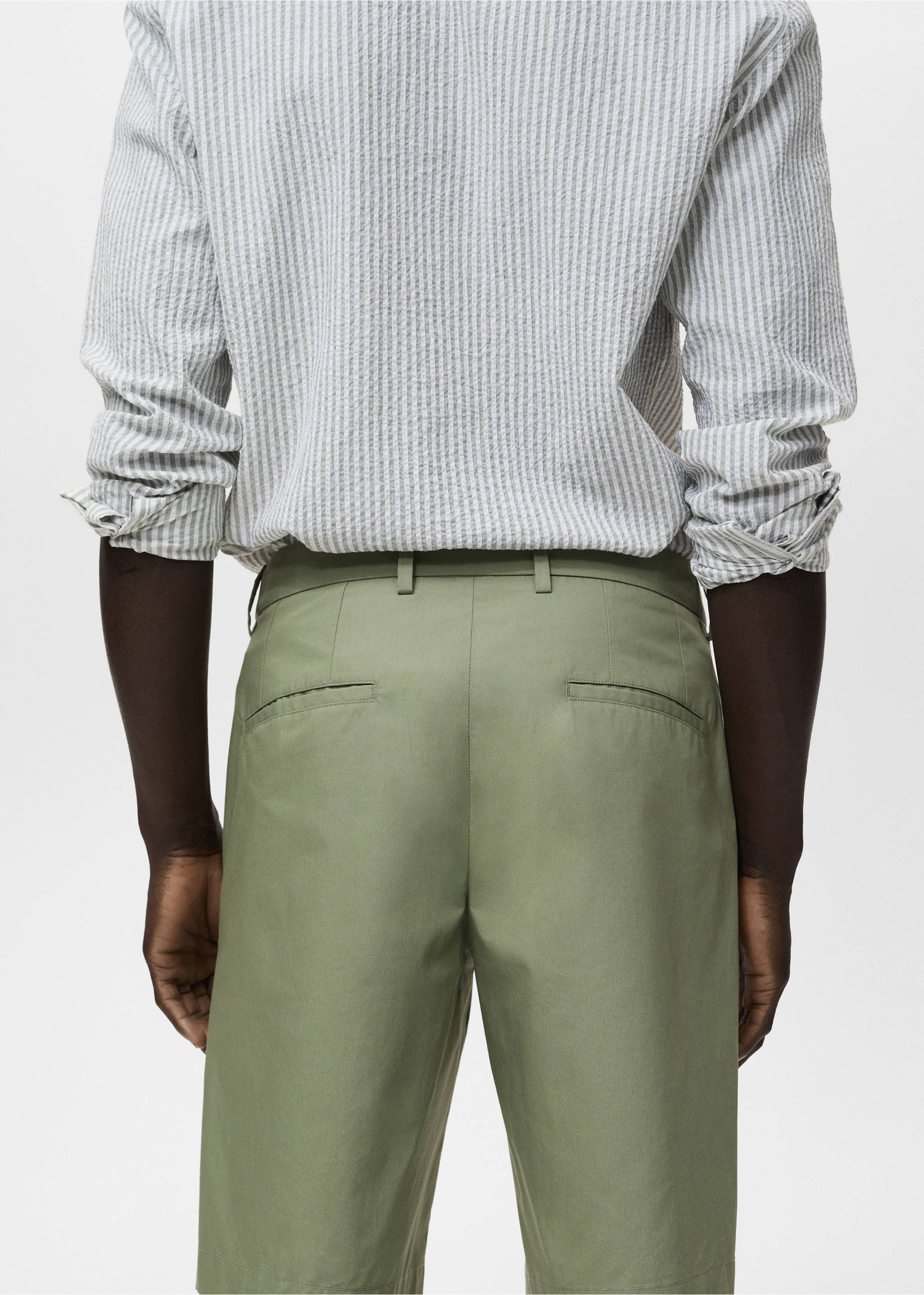 Cotton bermuda shorts with an interior elastic strip - Details of the article 3, Mint Green. Ref: 17081161-00.