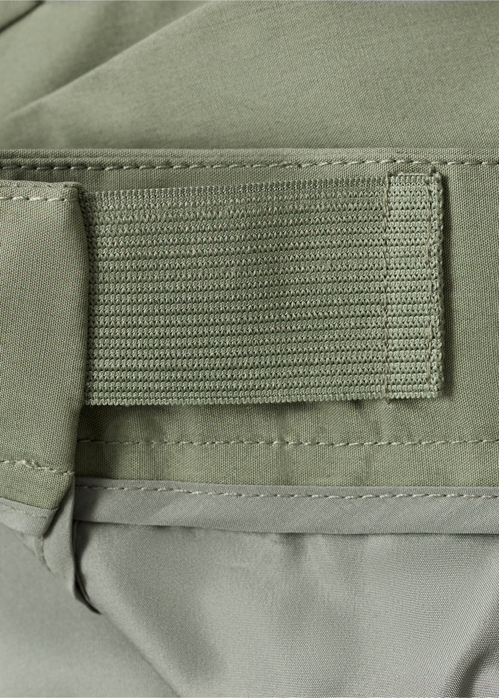 Cotton bermuda shorts with an interior elastic strip - Details of the article 0, Mint Green. Ref: 17081161-00.