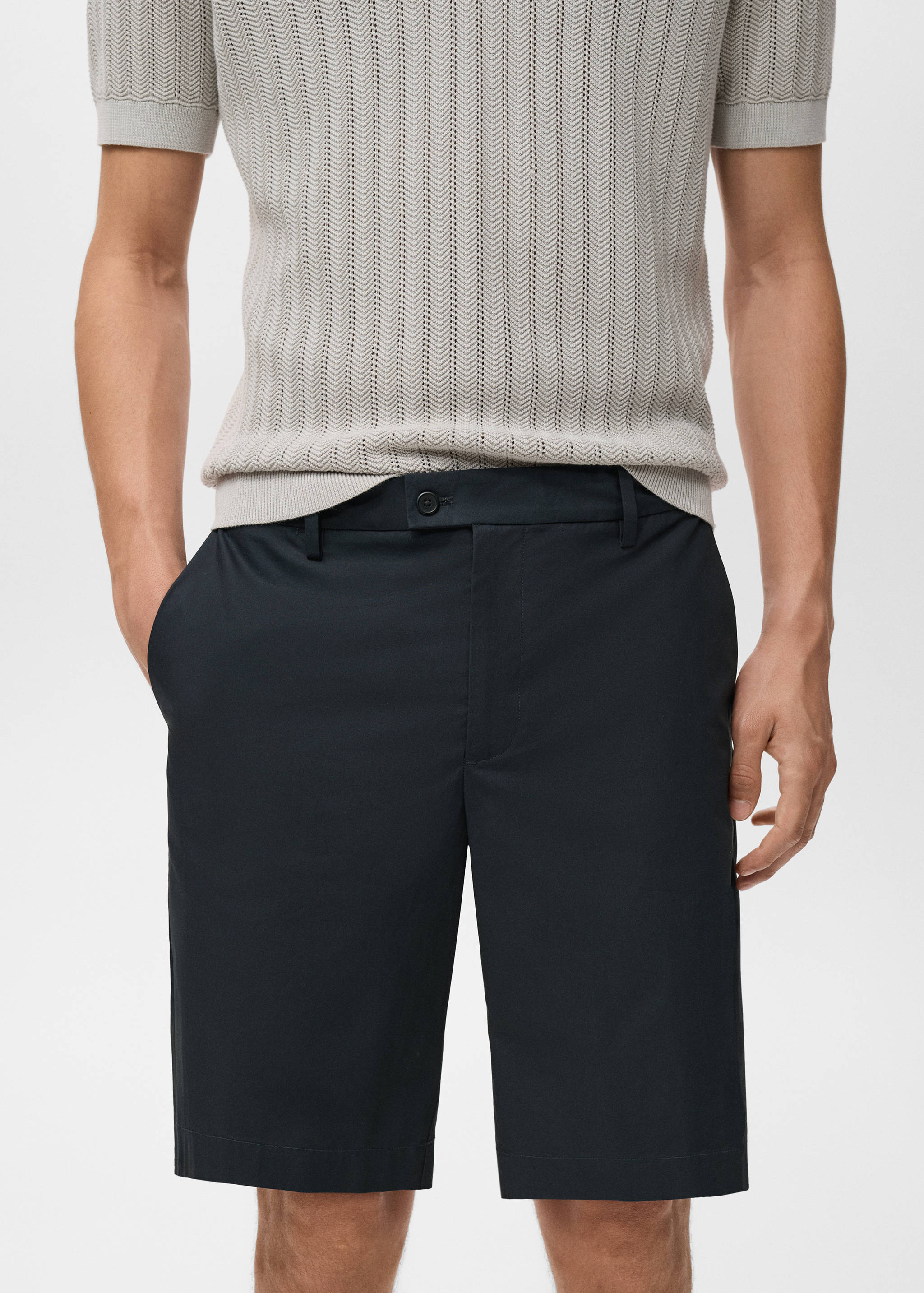 Cotton bermuda shorts with an interior elastic strip - Details of the article 1