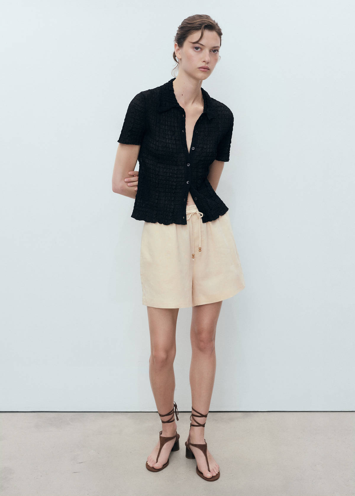 Straight-fit linen shorts with drawstring — Beige