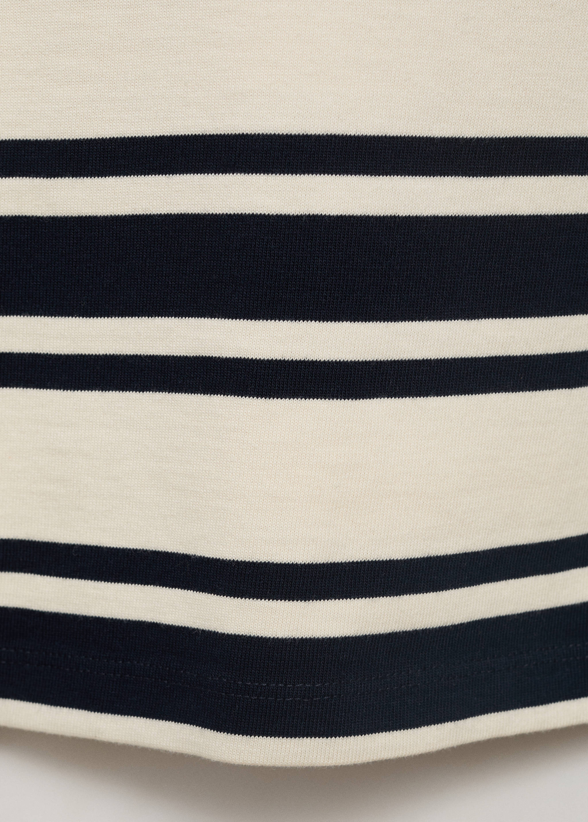 Katoenen T-shirt met contrasterende hals - Detail van het artikel 0