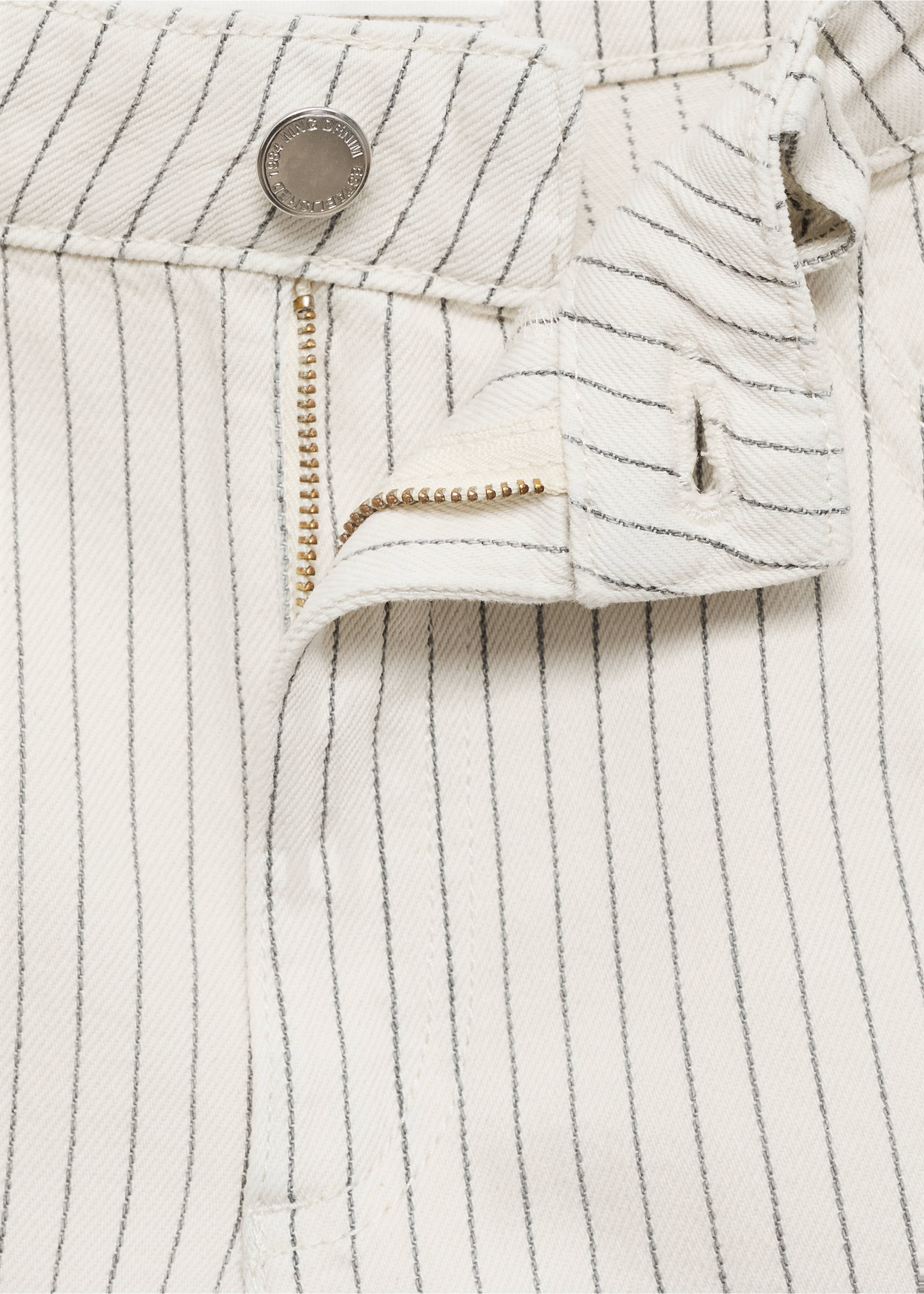 High-waist straight-fit denim shorts - Details of the article 8, Off White. Ref: 17081177-00.