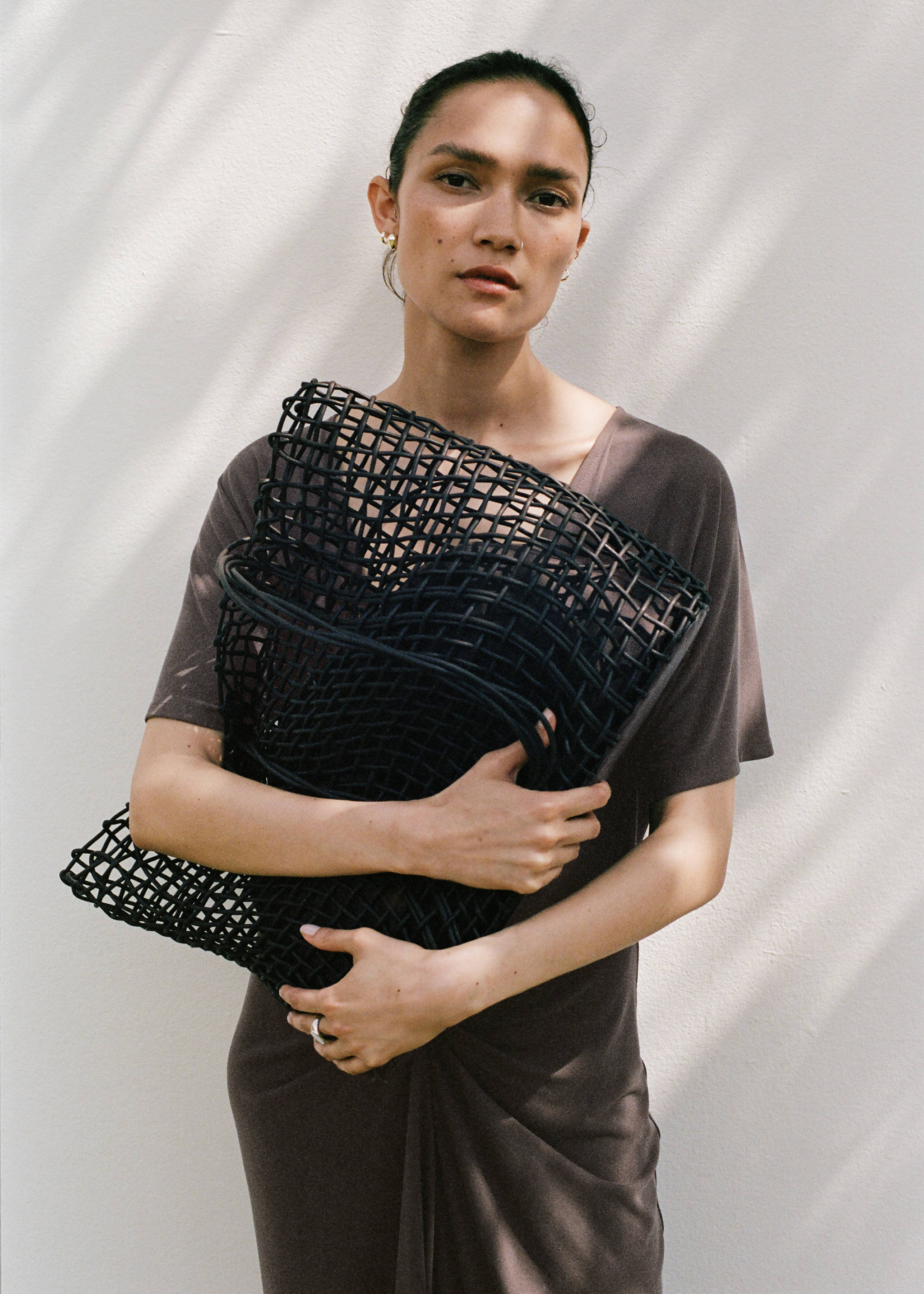 Carteira shopper trançada - Plano geral