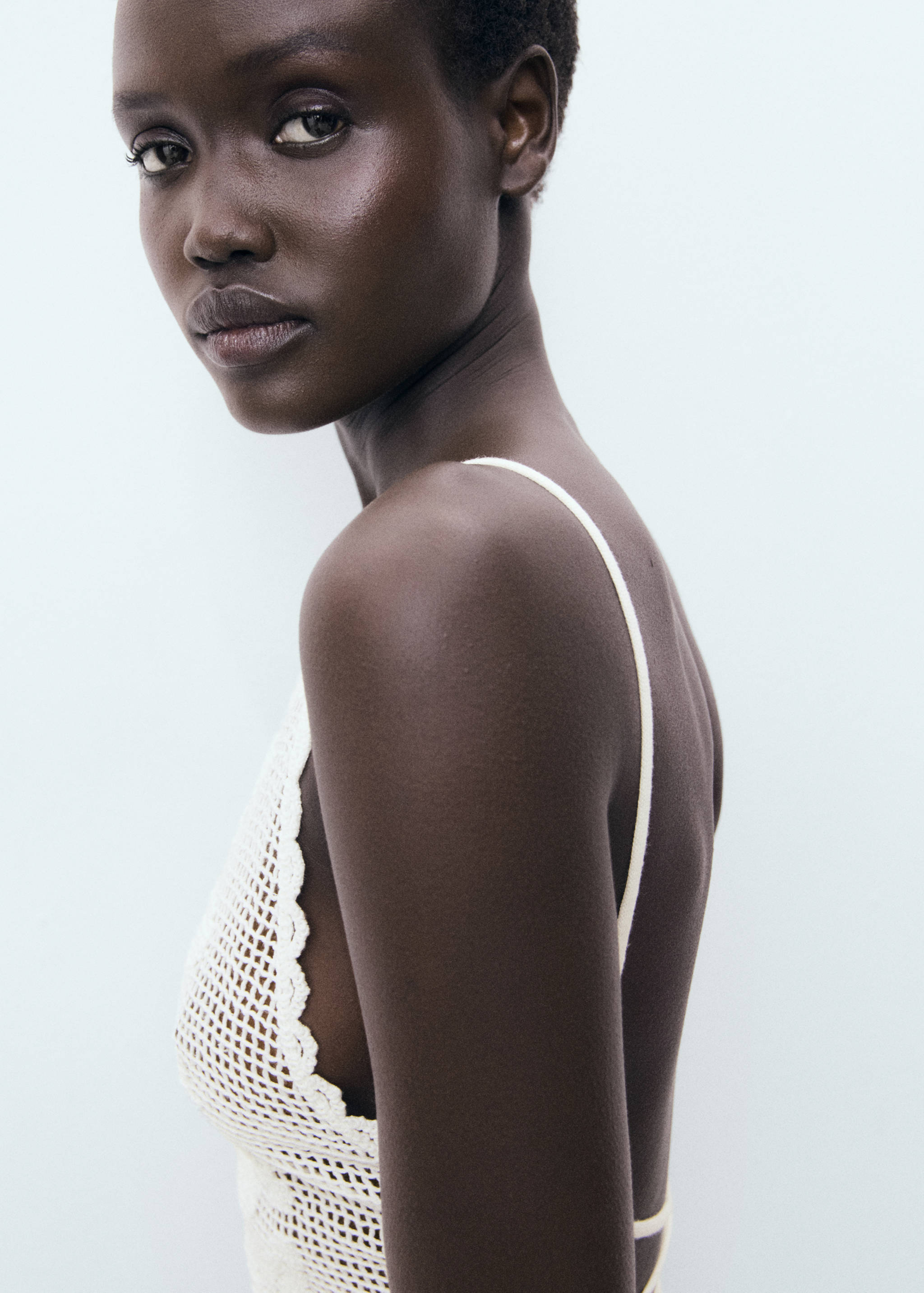 Top de croché com costas abertas - Pormenor do artigo 1