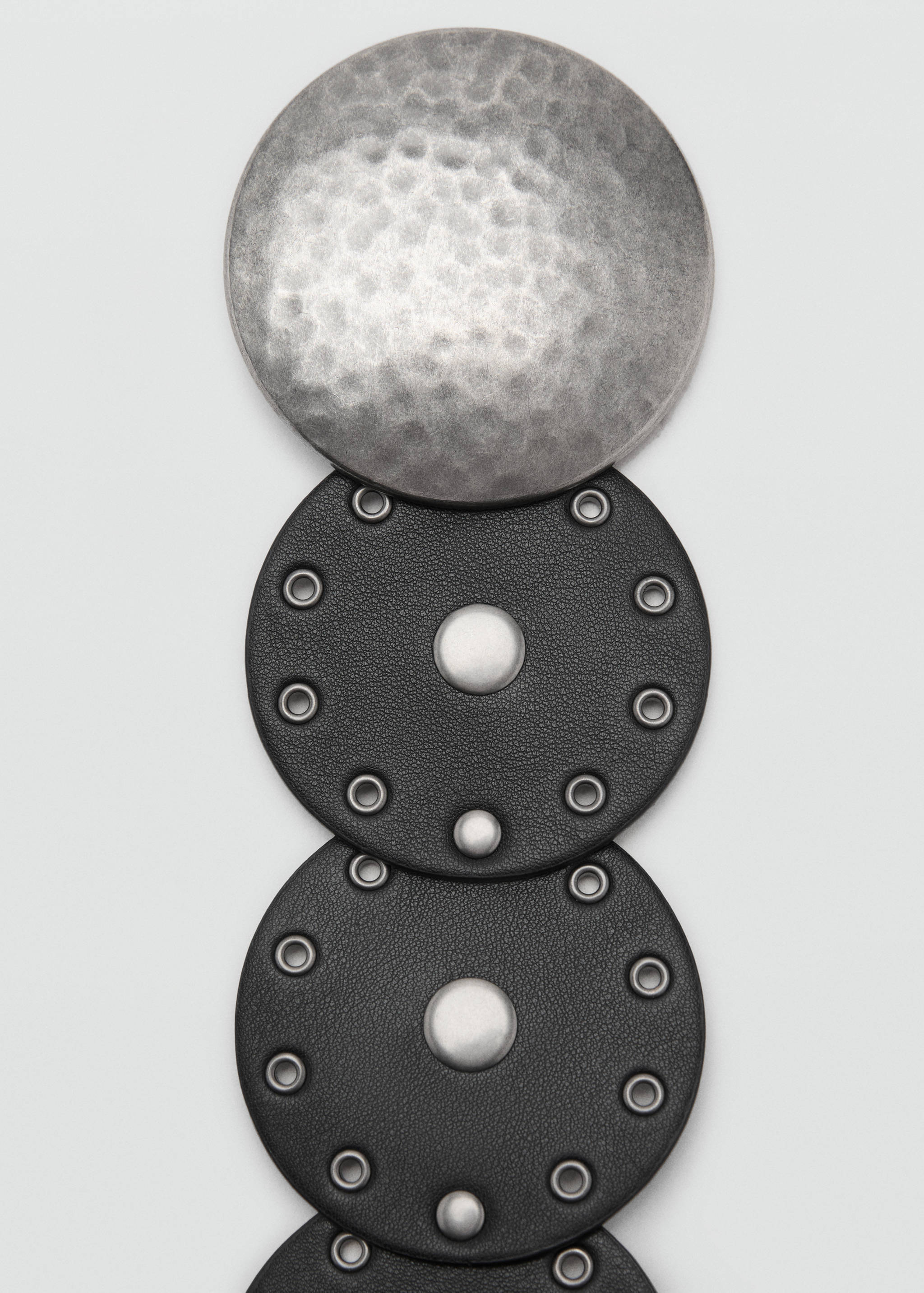 Wide studded belt - Details of the article 1