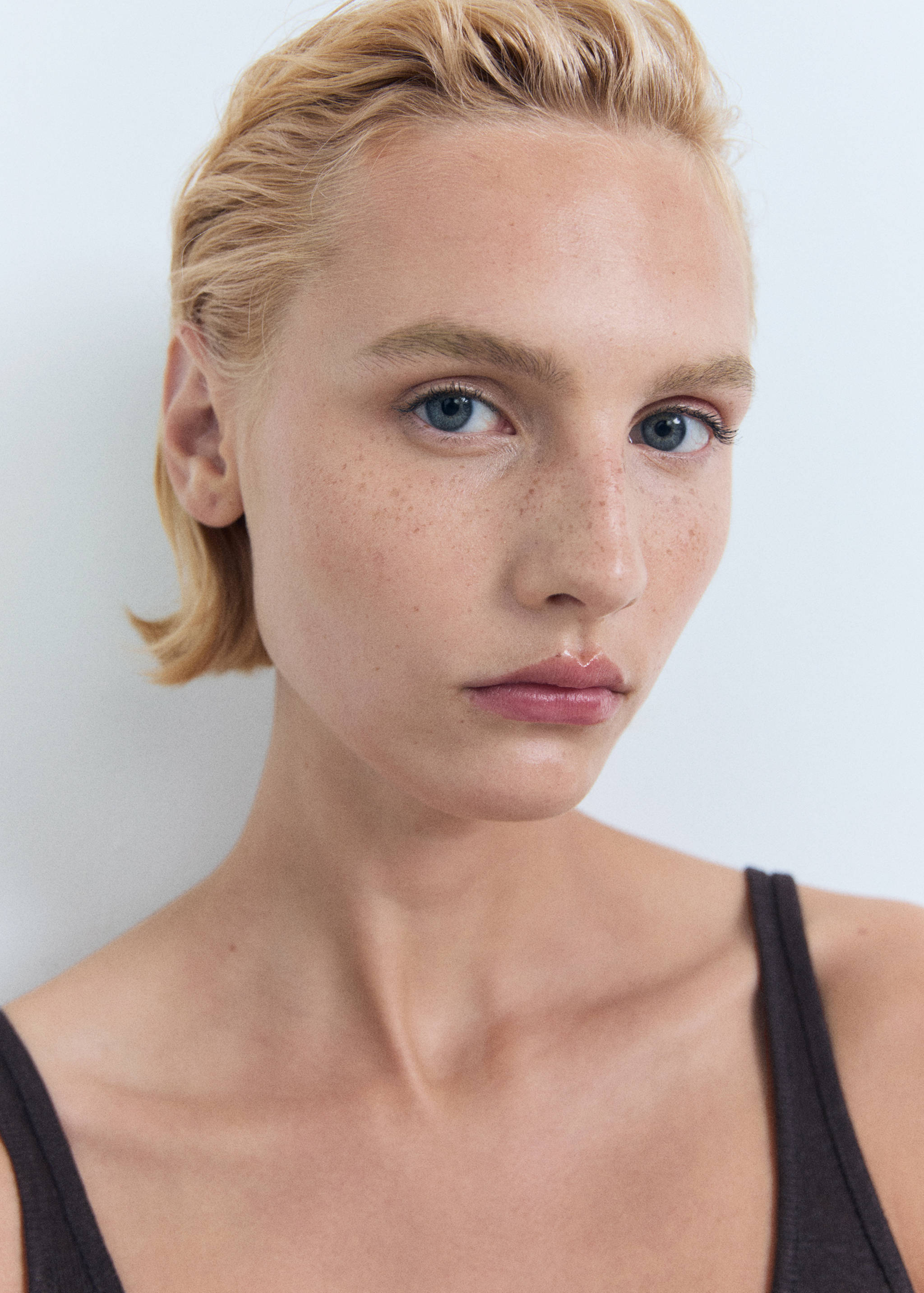 Strappy linen top - Details of the article 1