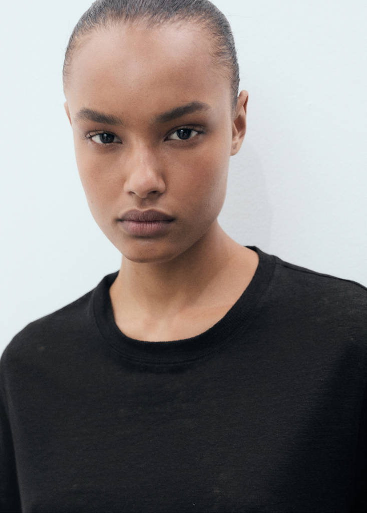 Short-sleeved linen t-shirt — Black