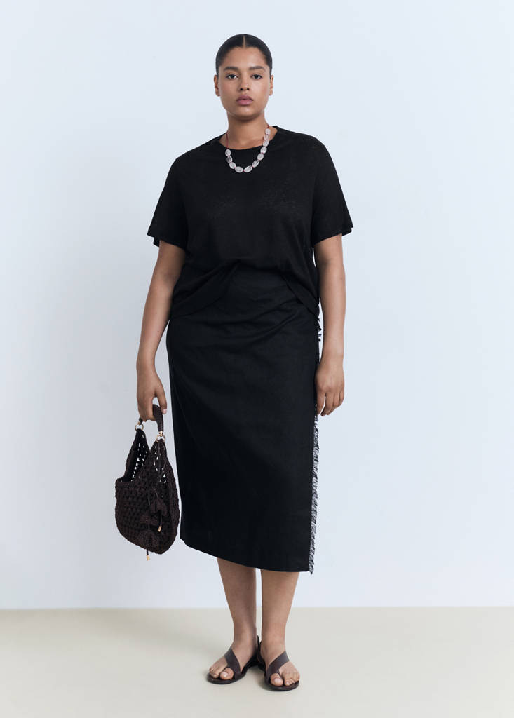 Short-sleeved linen t-shirt — Black