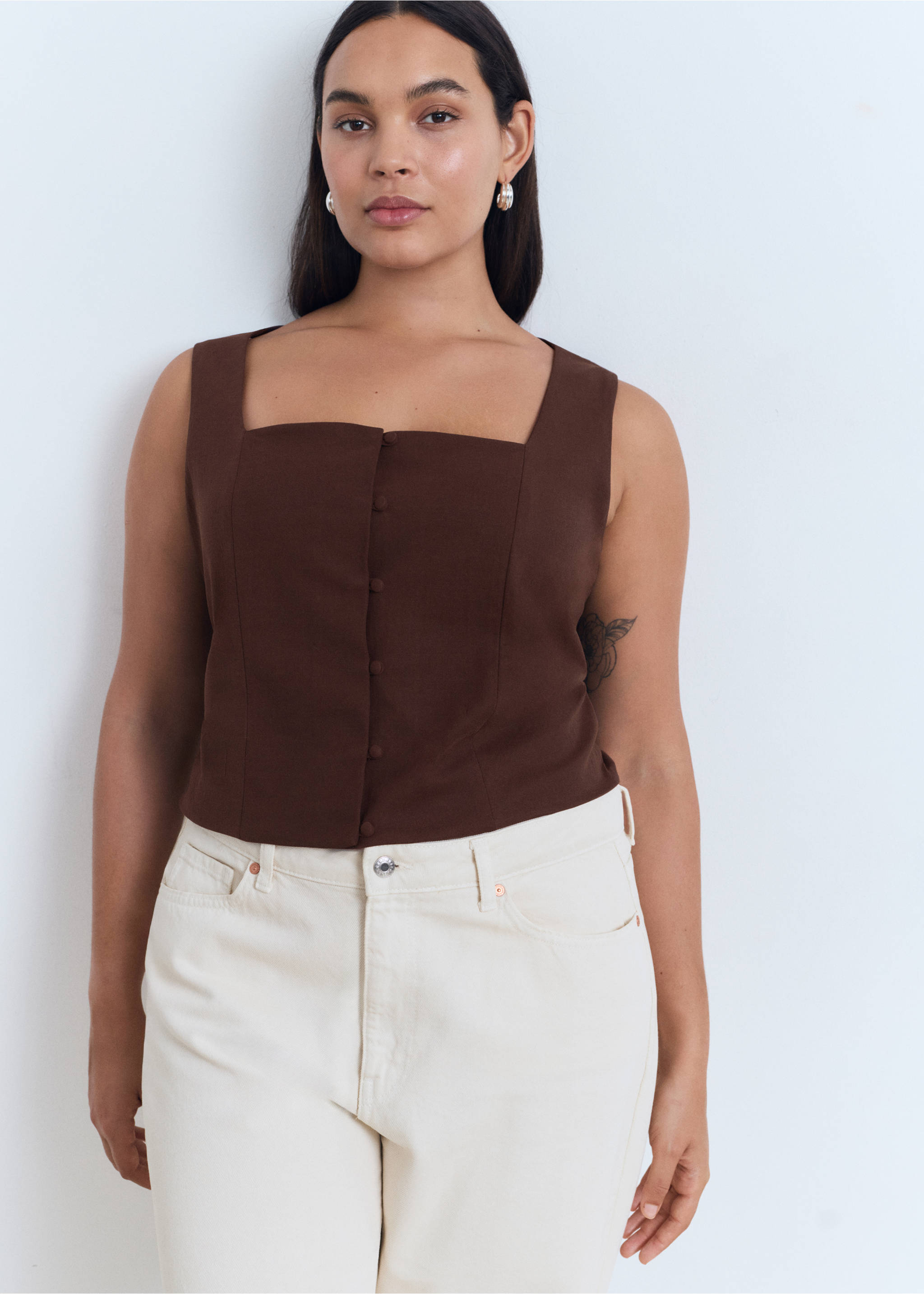 Top algodón botones - Detalle del artículo 5, Chocolate. Ref: 17081241-00.