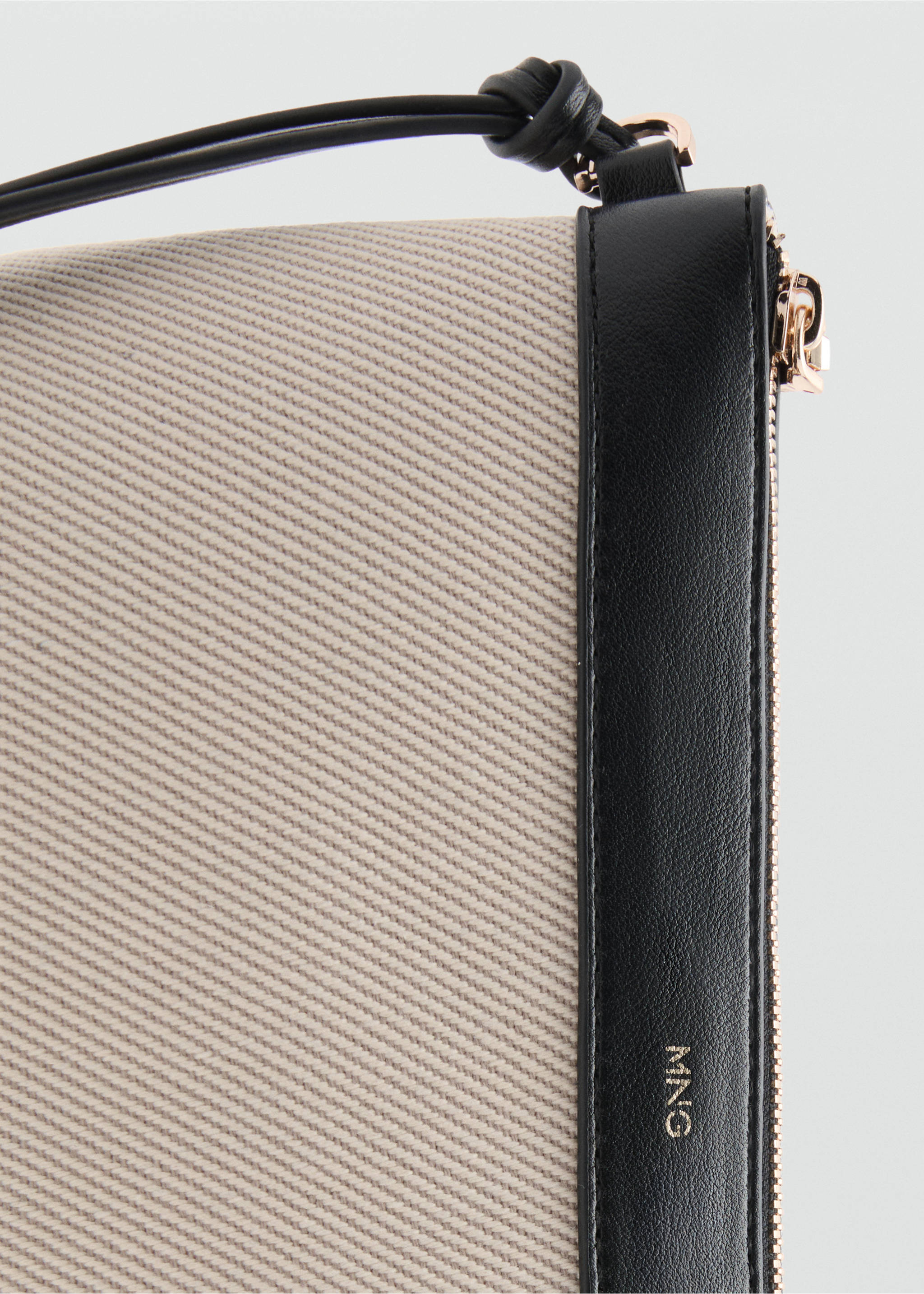 Contrast canvas toiletry bag - Details of the article 1, Off White. Ref: 17081245-00.
