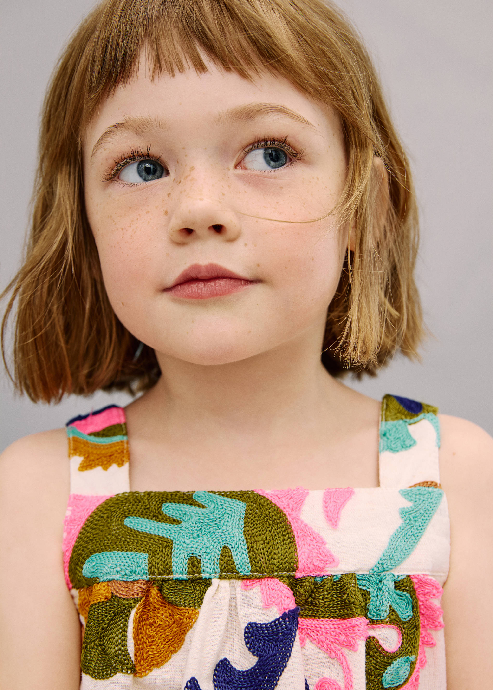 Embroidered linen blouse - Details of the article 1