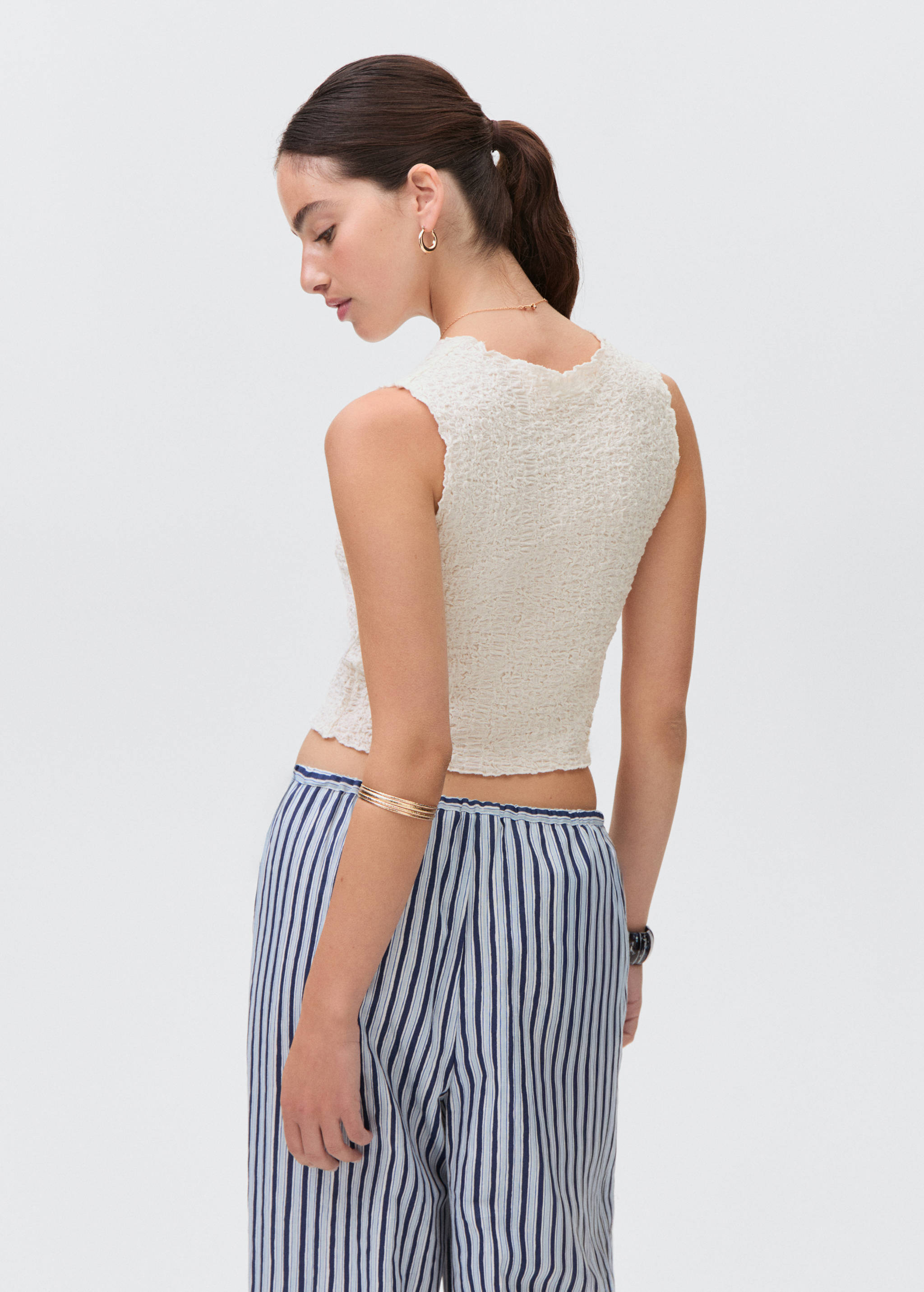 Фактурный топ со сборками - Обратная сторона изделия