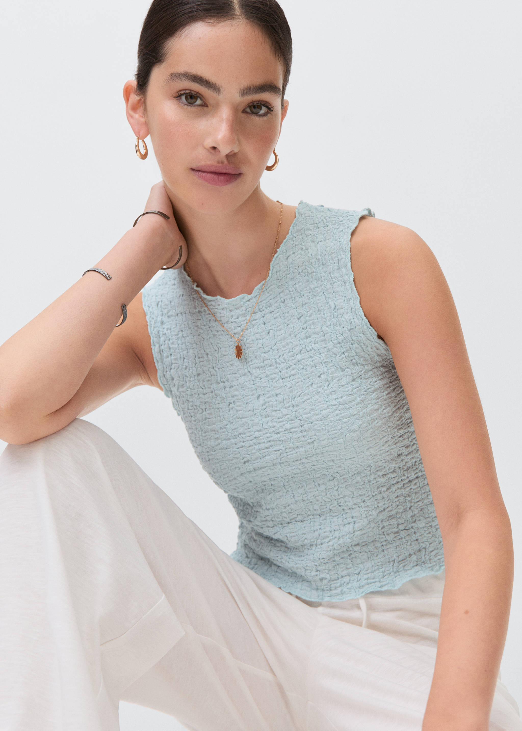 Фактурный топ со сборками - Деталь изделия 2