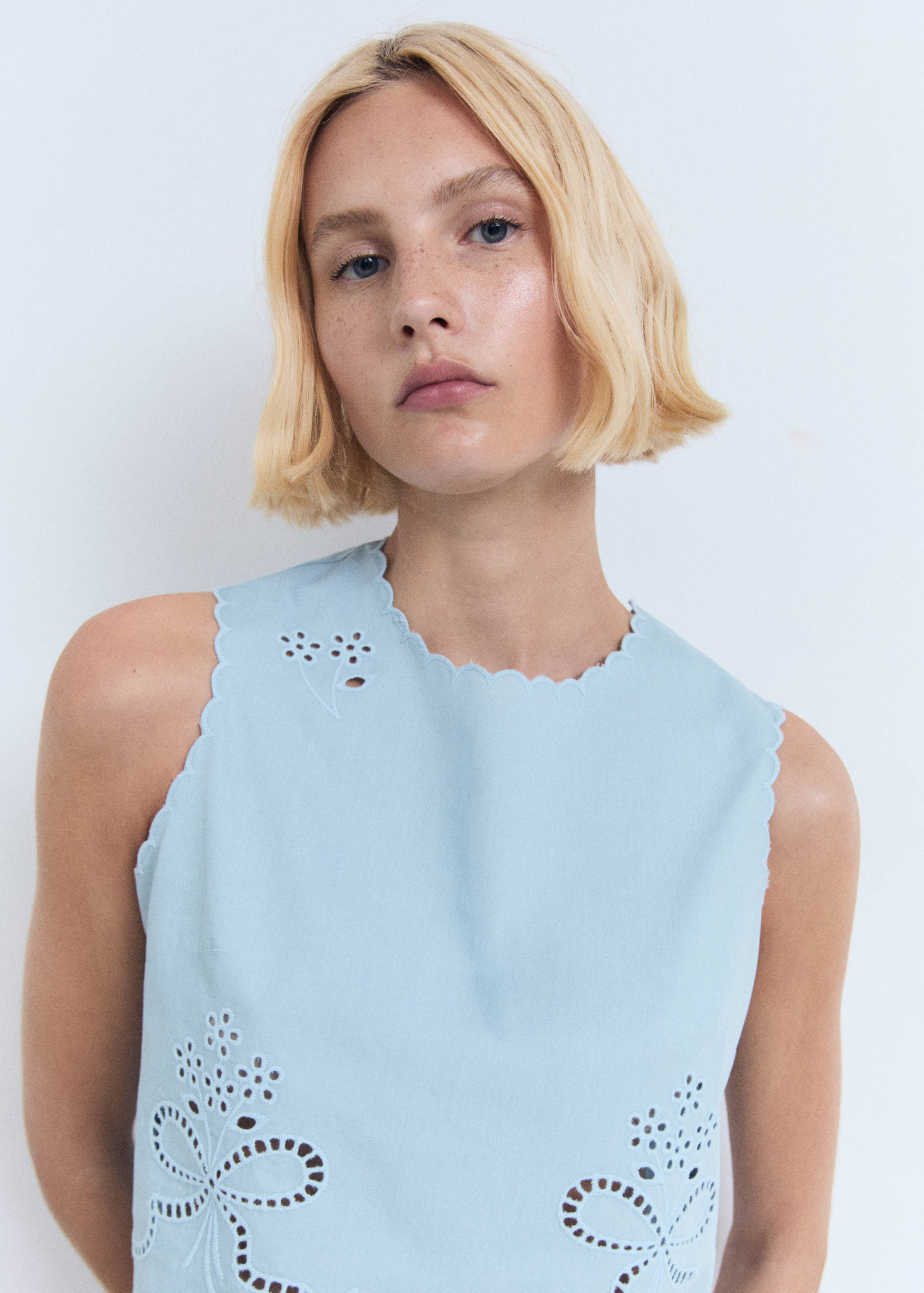 Embroidered crop top - Details of the article 6