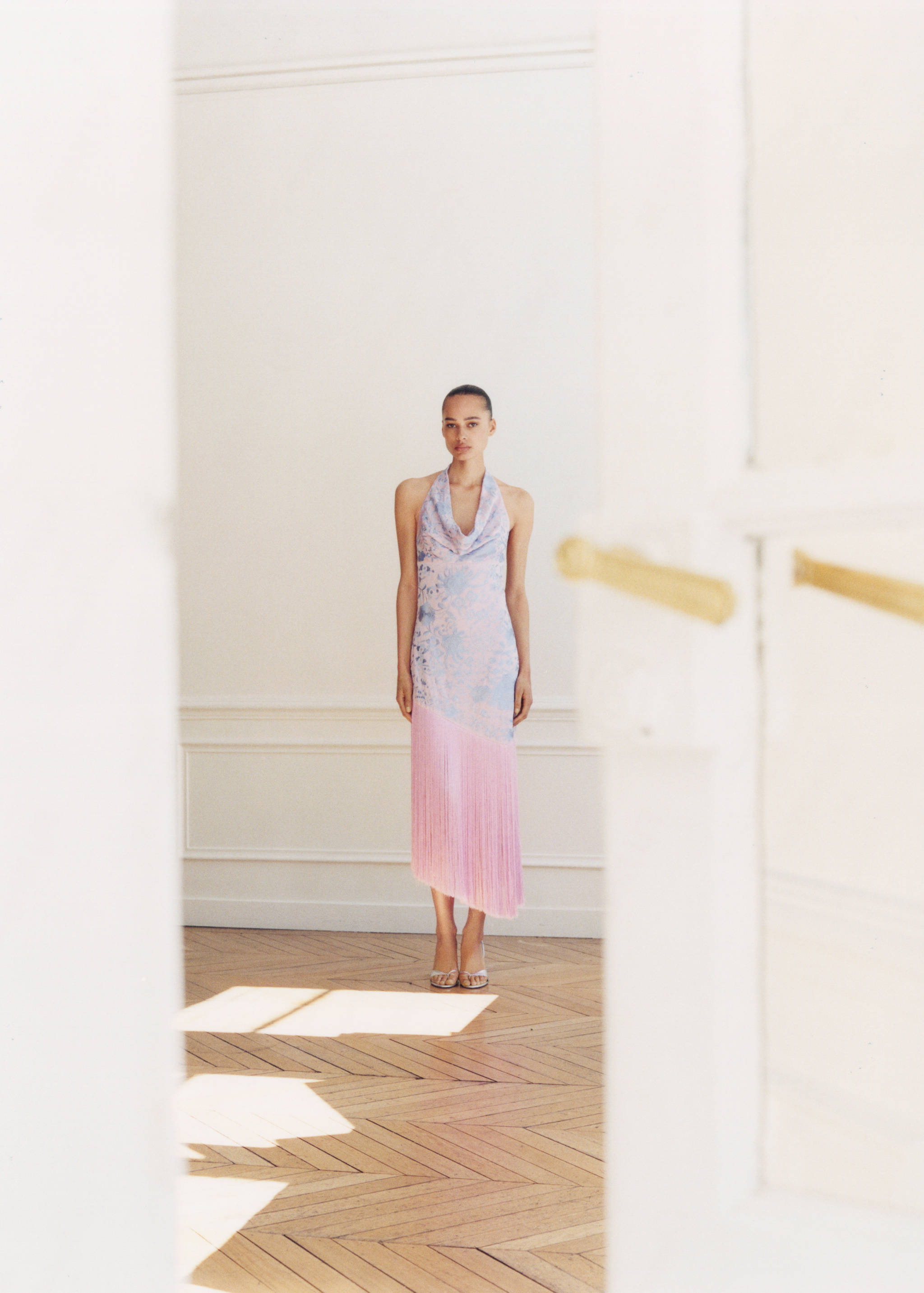 Asymmetrische jurk met borduursels en franjes - Detail van het artikel 2