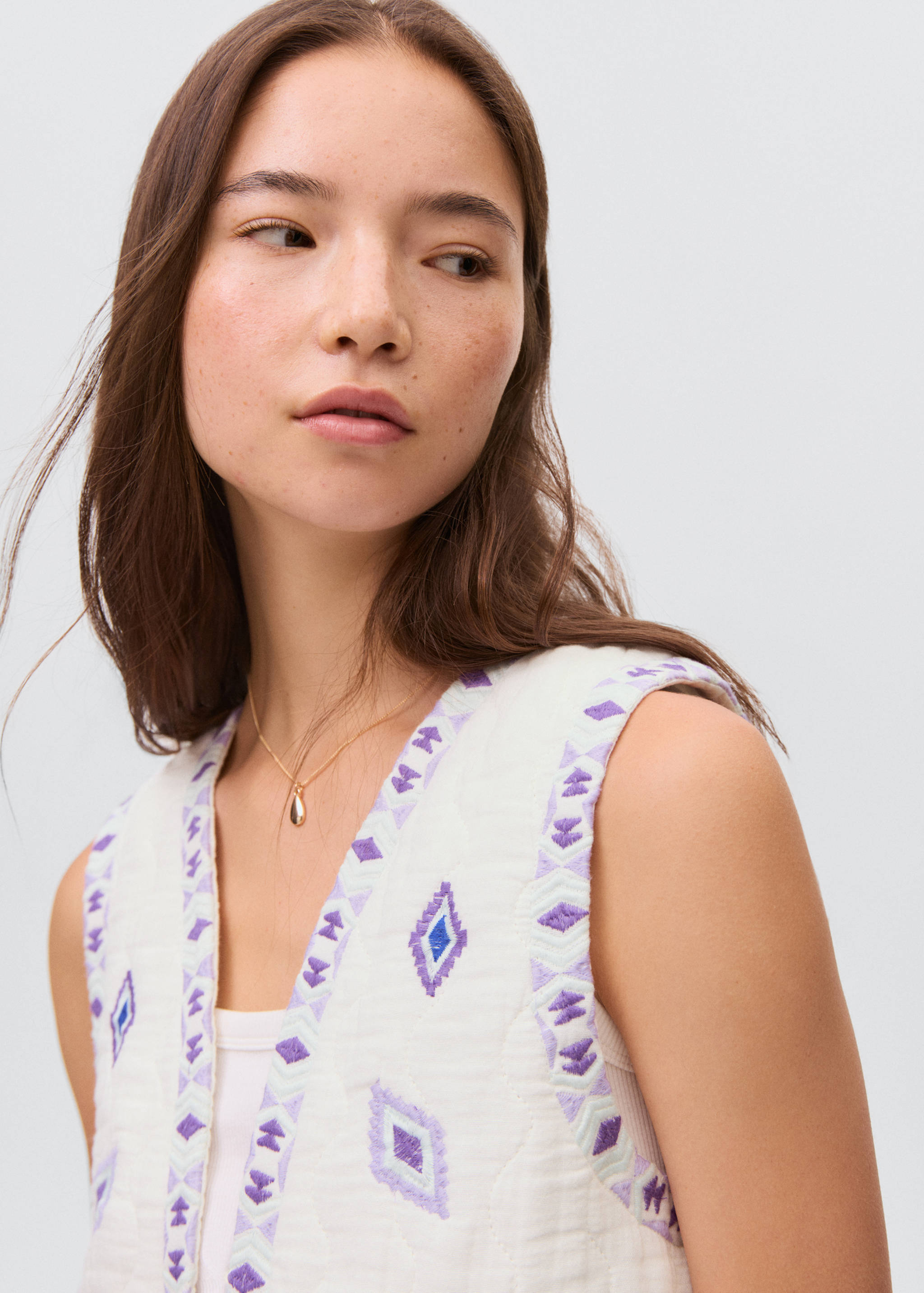 Ethnic embroidered waistcoat - Details of the article 1