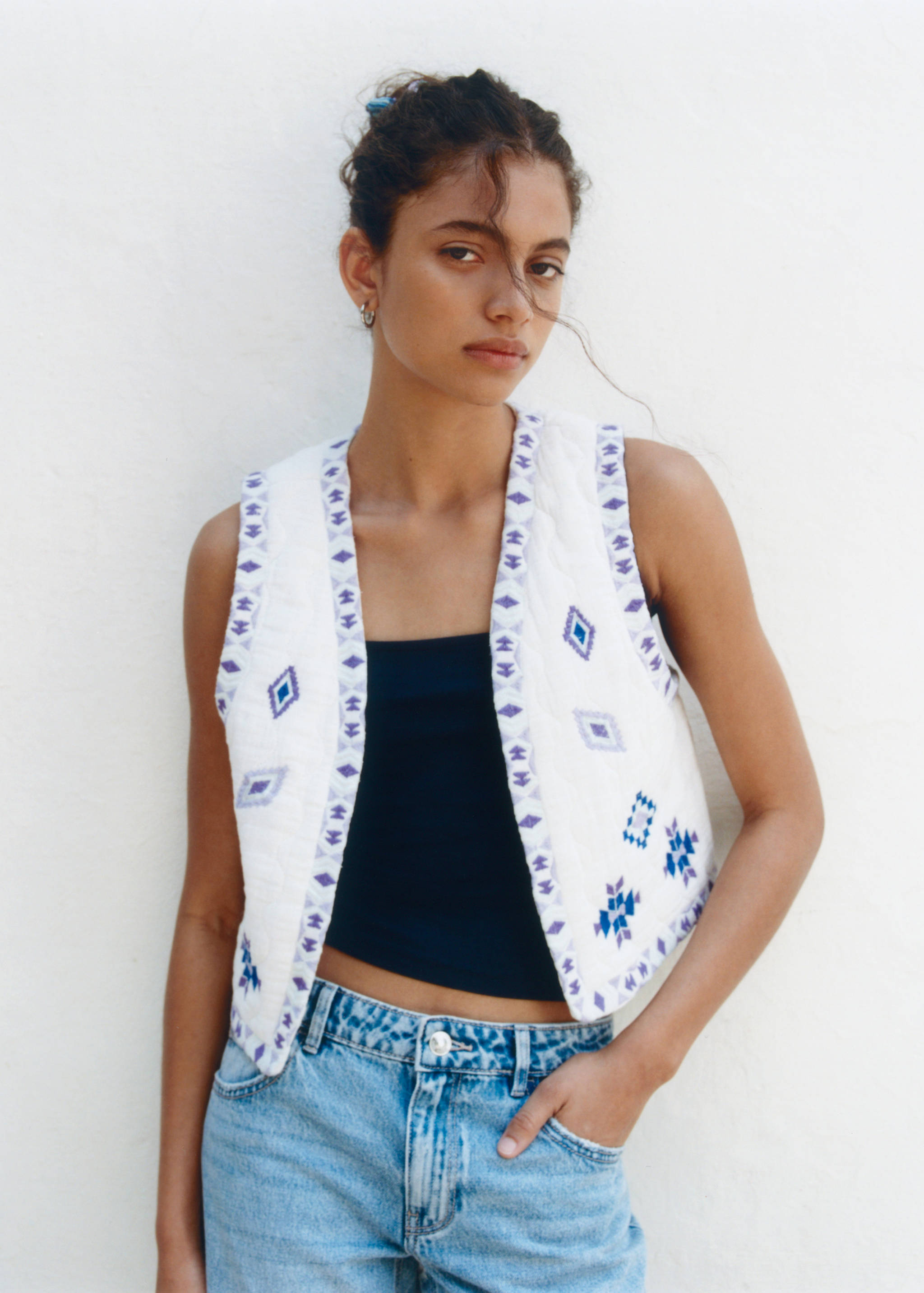 Ethnic embroidered waistcoat - Details of the article 5