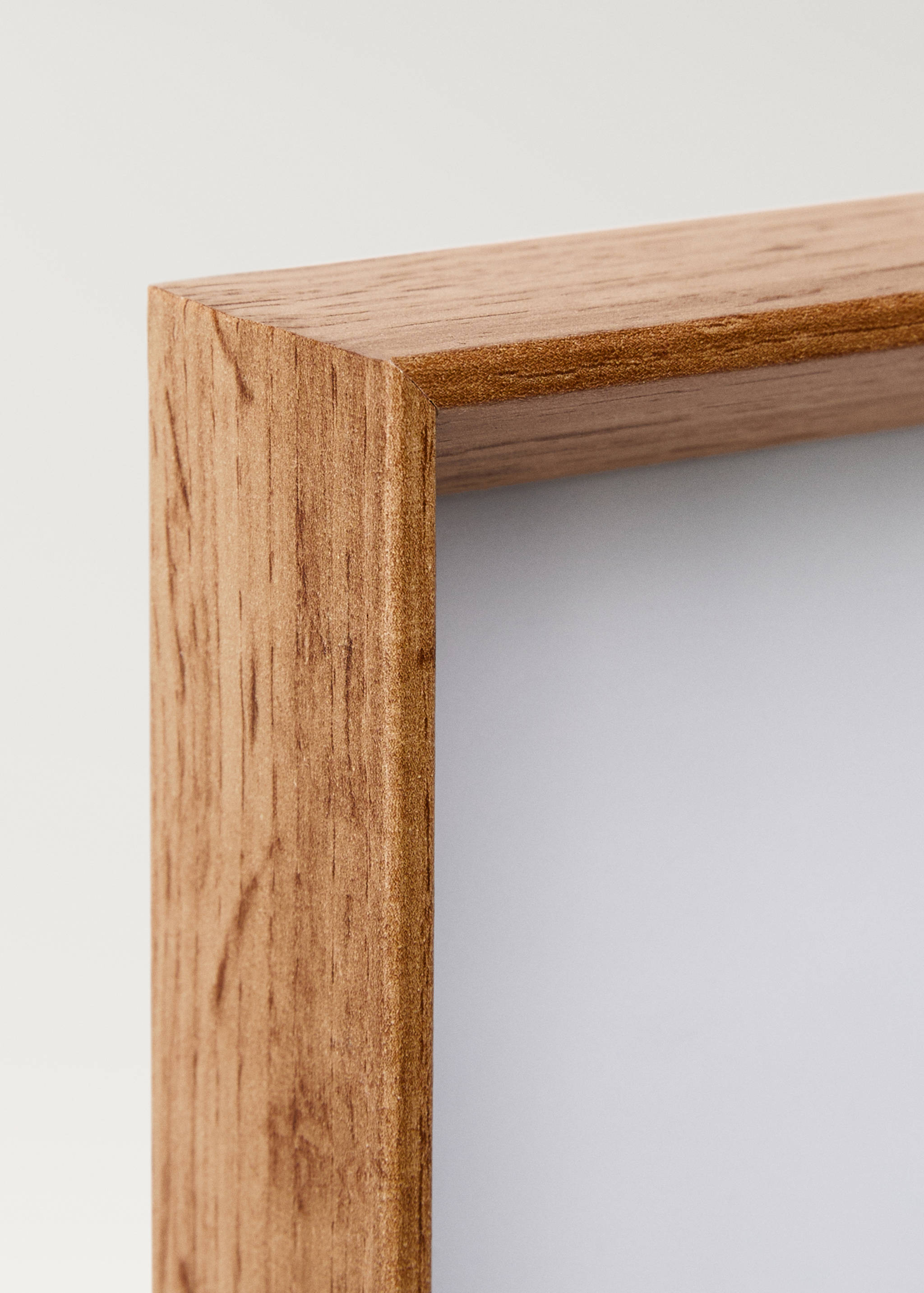 Moldura média de madeira biselada - Pormenor do artigo 1