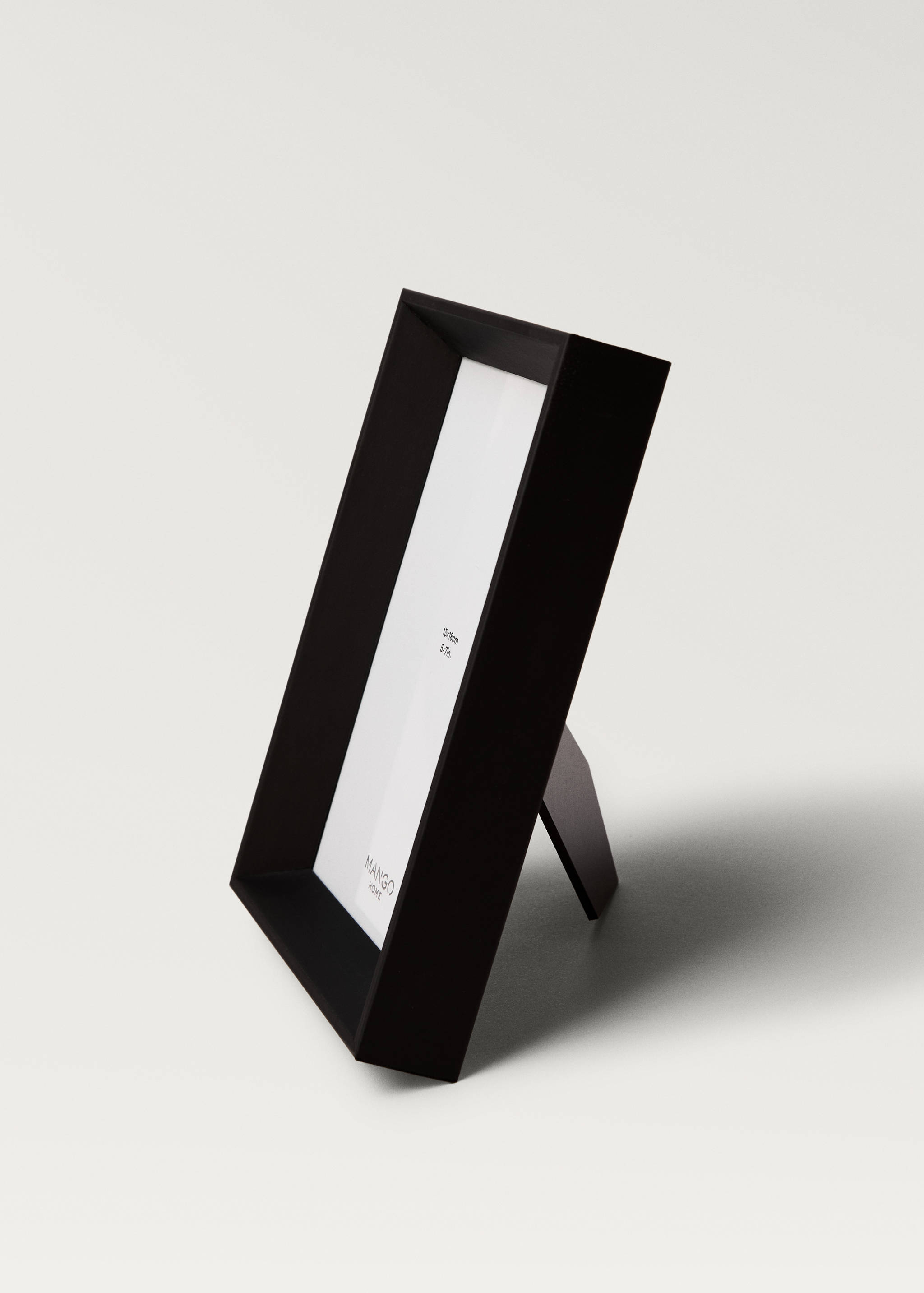 Moldura média de madeira biselada - Pormenor do artigo 1