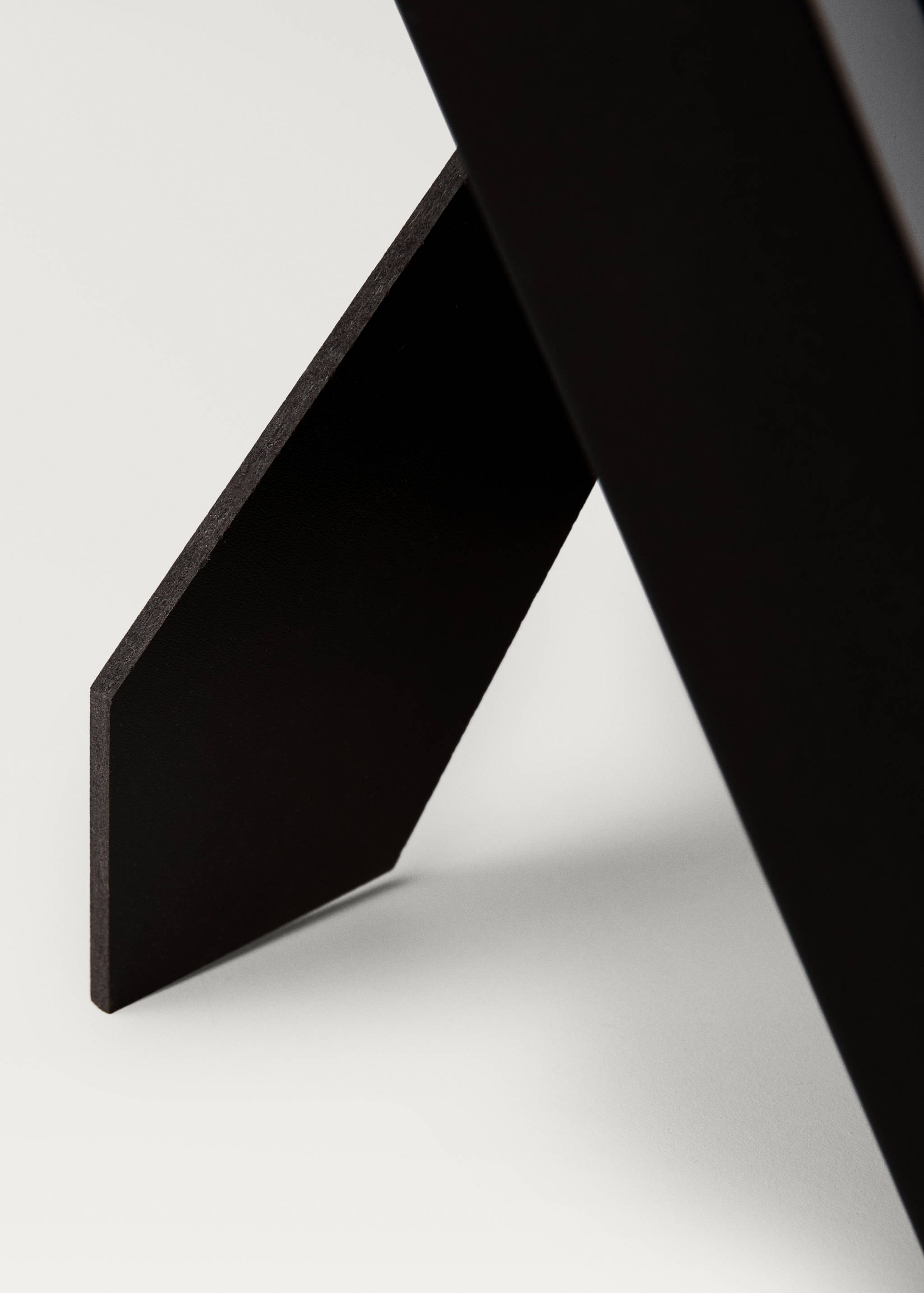 Moldura média de madeira biselada - Pormenor do artigo 2