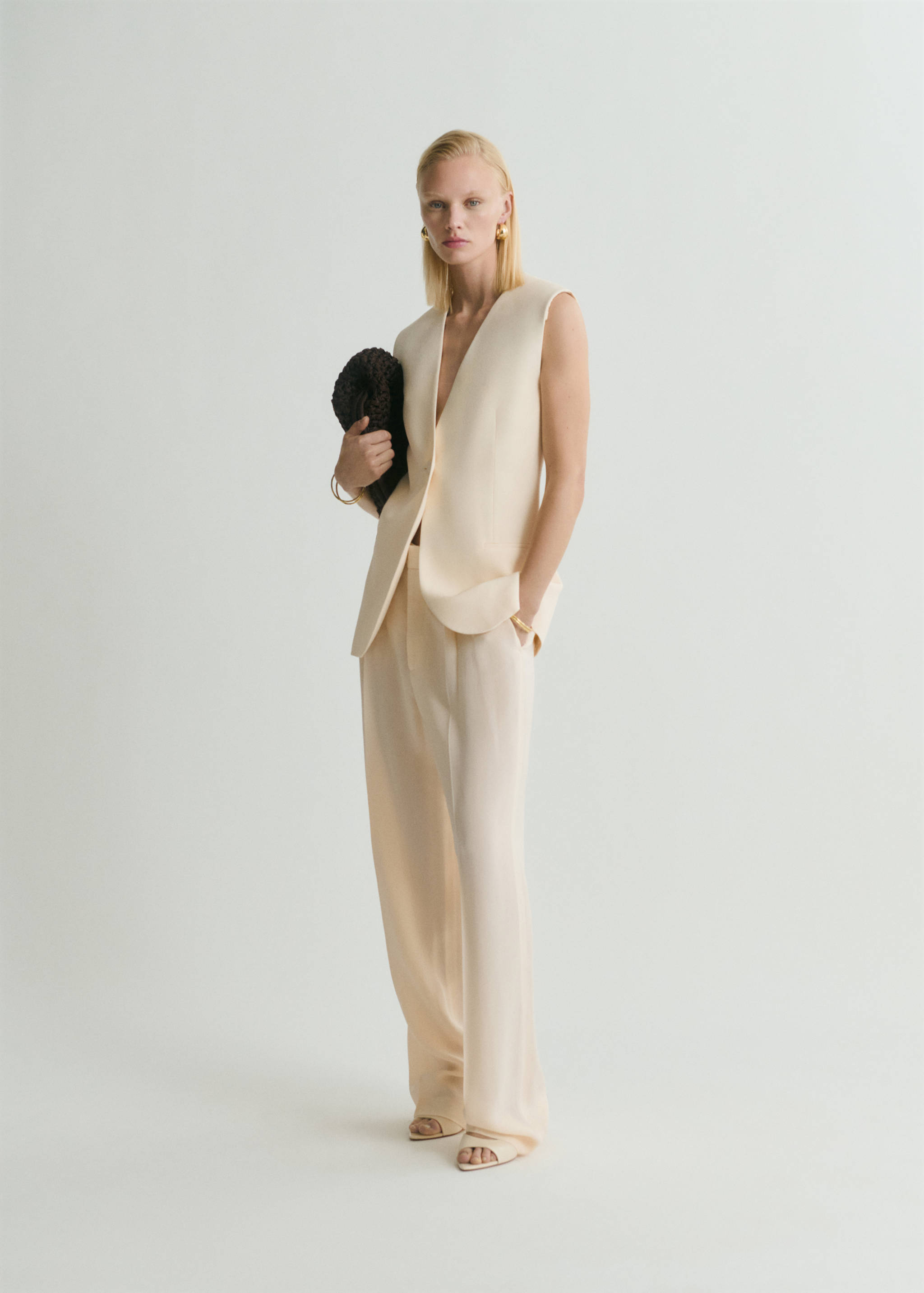 Flowy suit vest - General plane