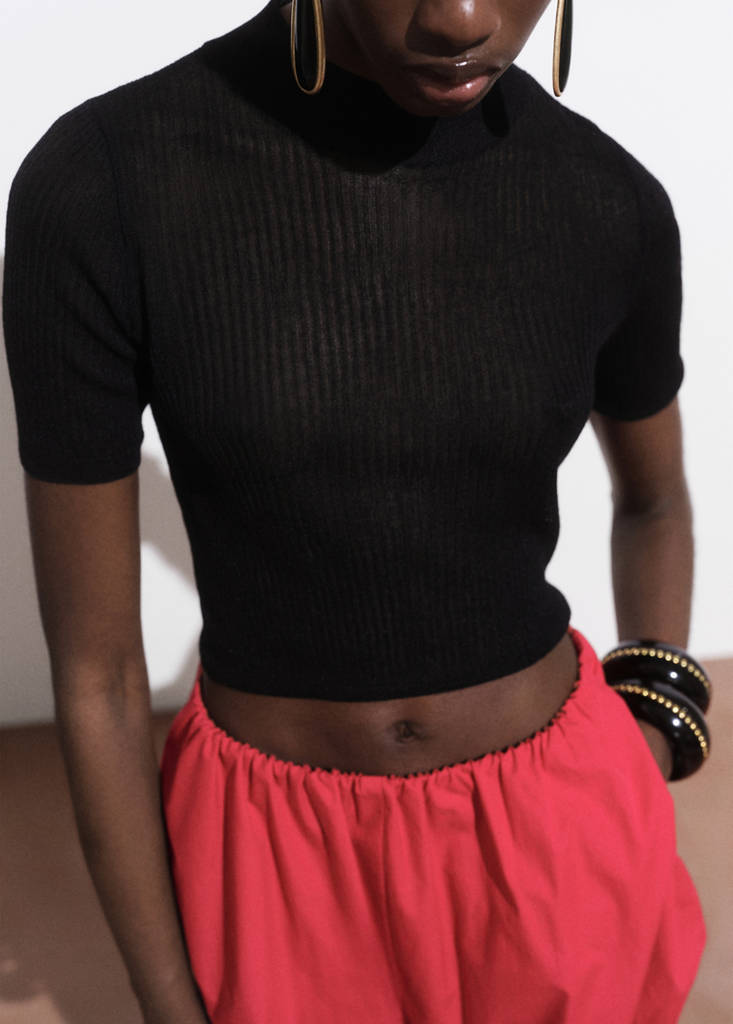 Knitted cropped sweater — Black