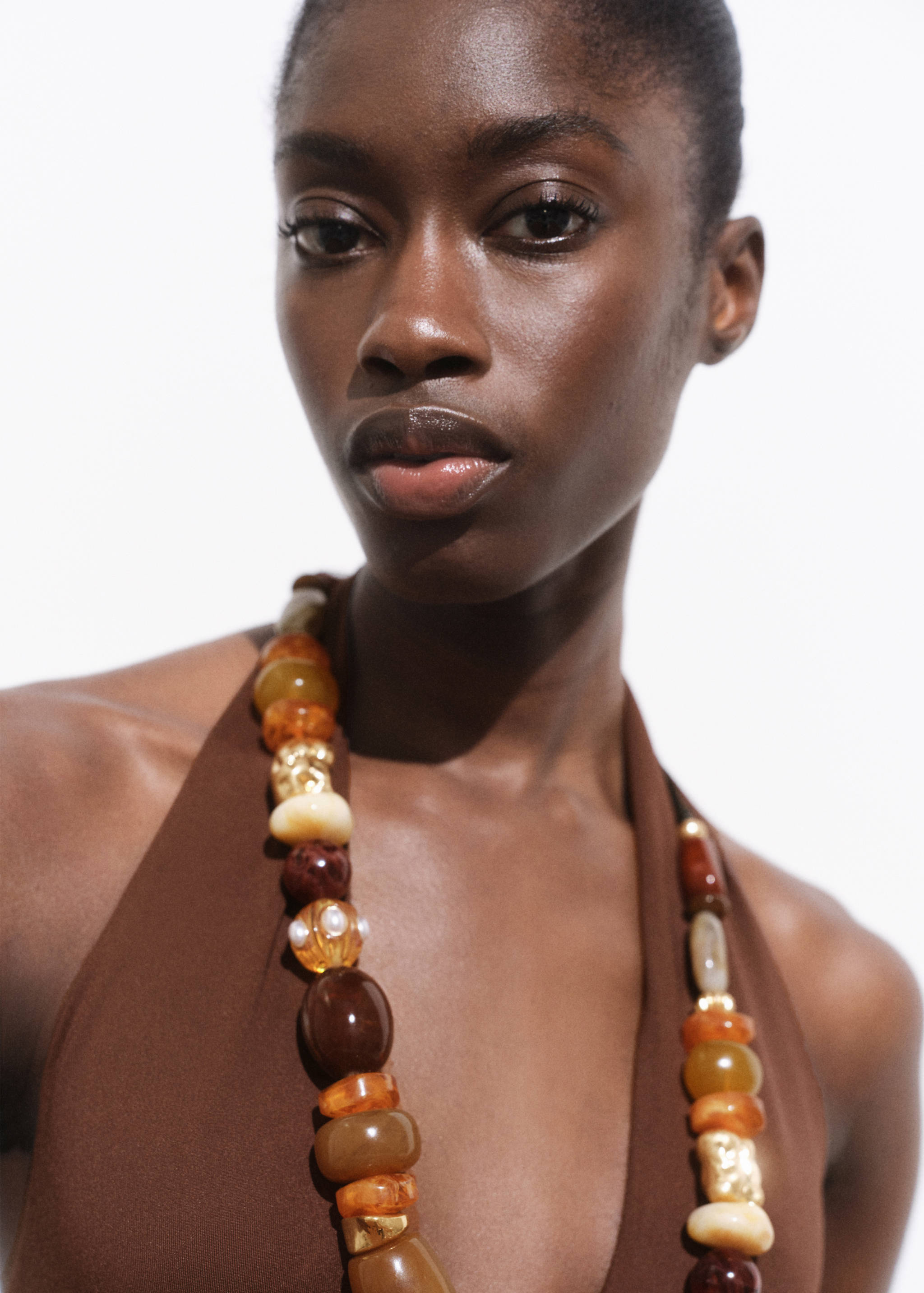 Body z dekoltem w szpic - Szczegóły artykułu 1