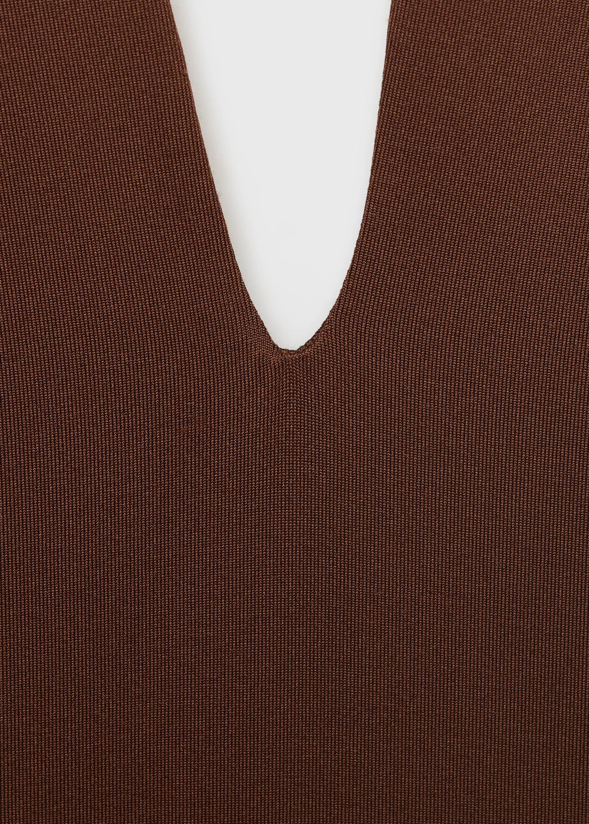 Body z dekoltem w szpic - Szczegóły artykułu 8