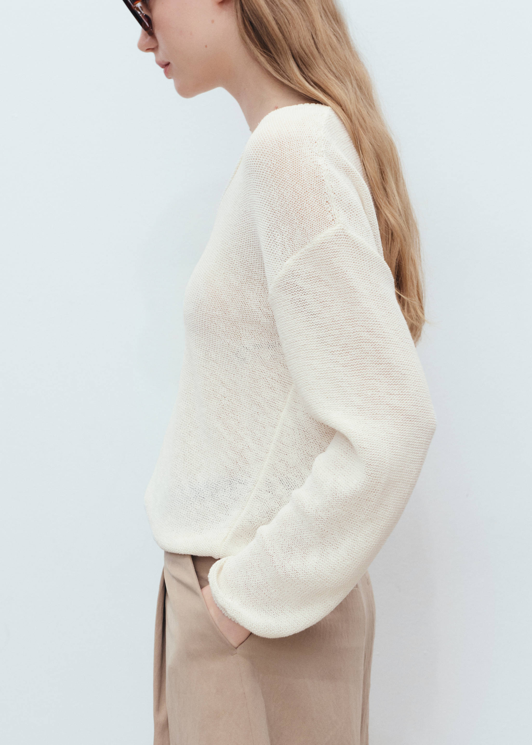 V-neck knit sweater - Details of the article 6
