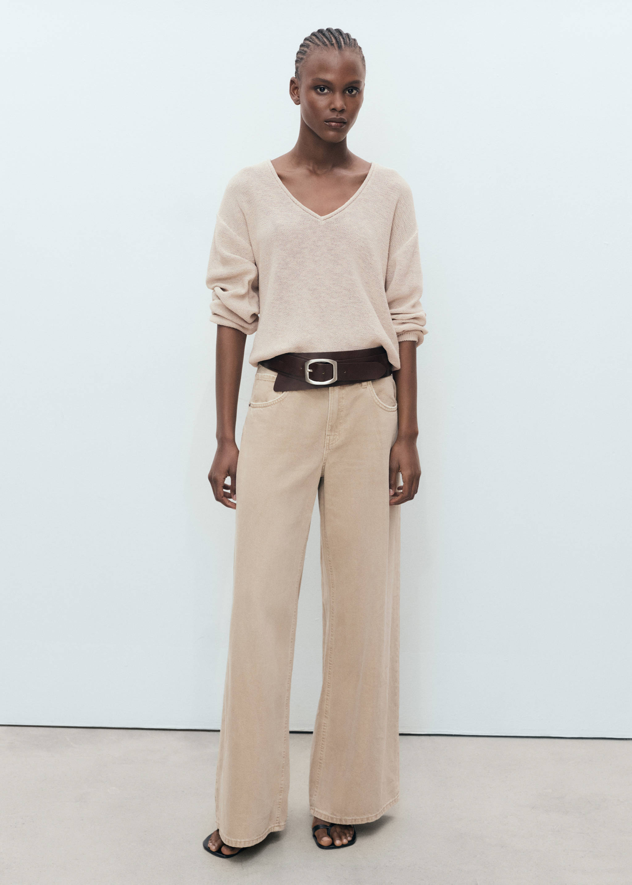 V-neck knit sweater - General plane