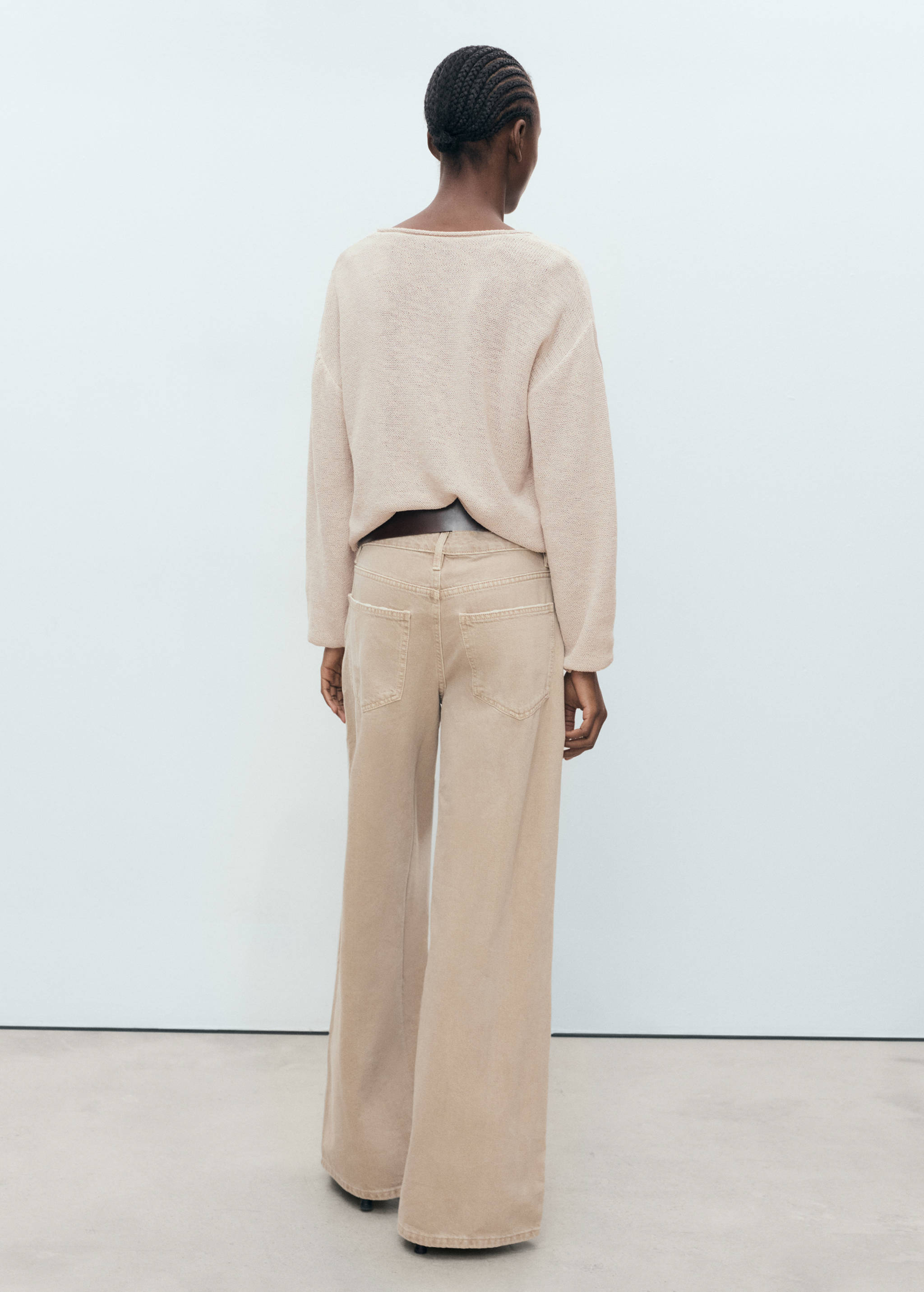 V-neck knit sweater - Reverse of the article