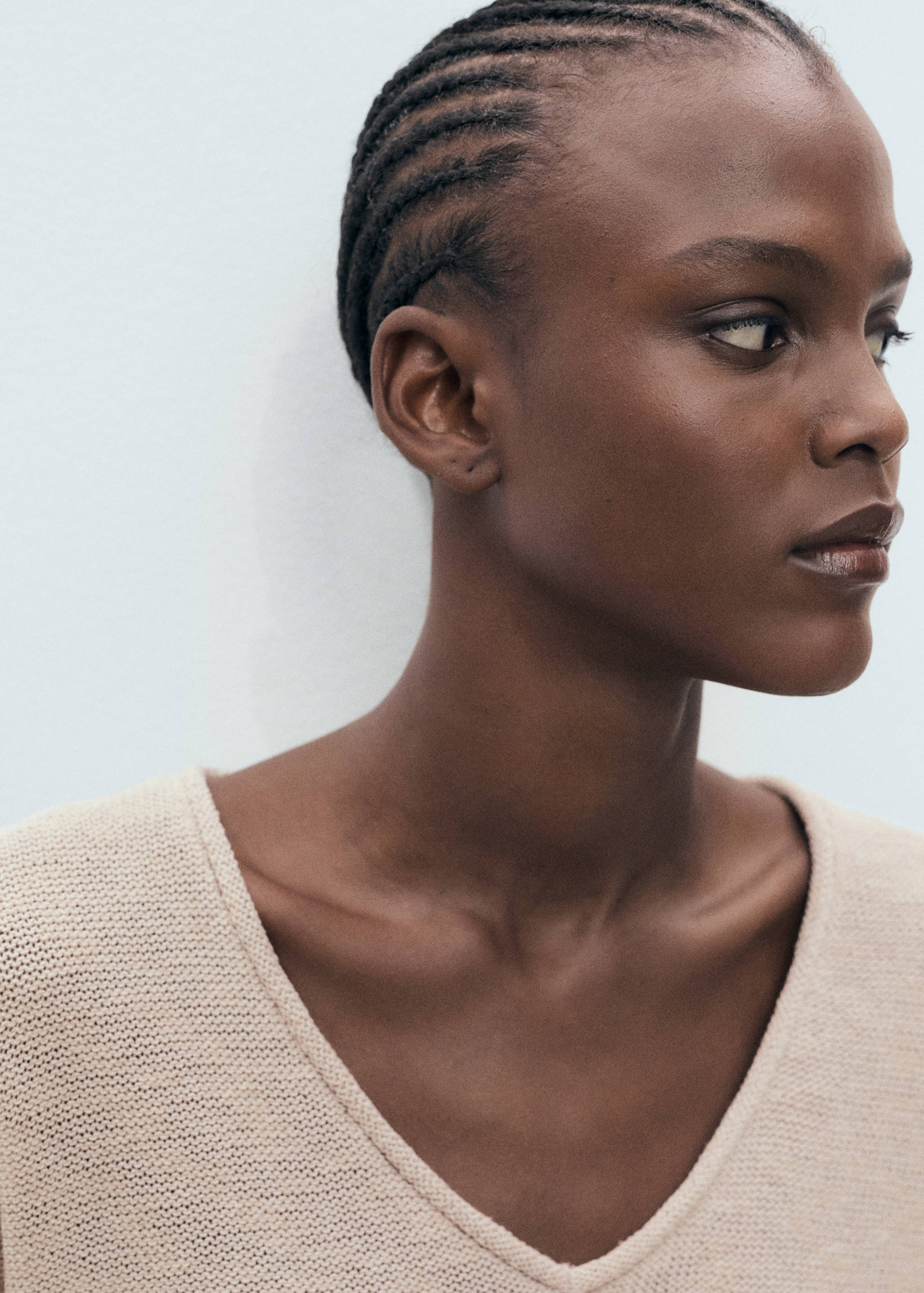 V-neck knit sweater - Details of the article 1