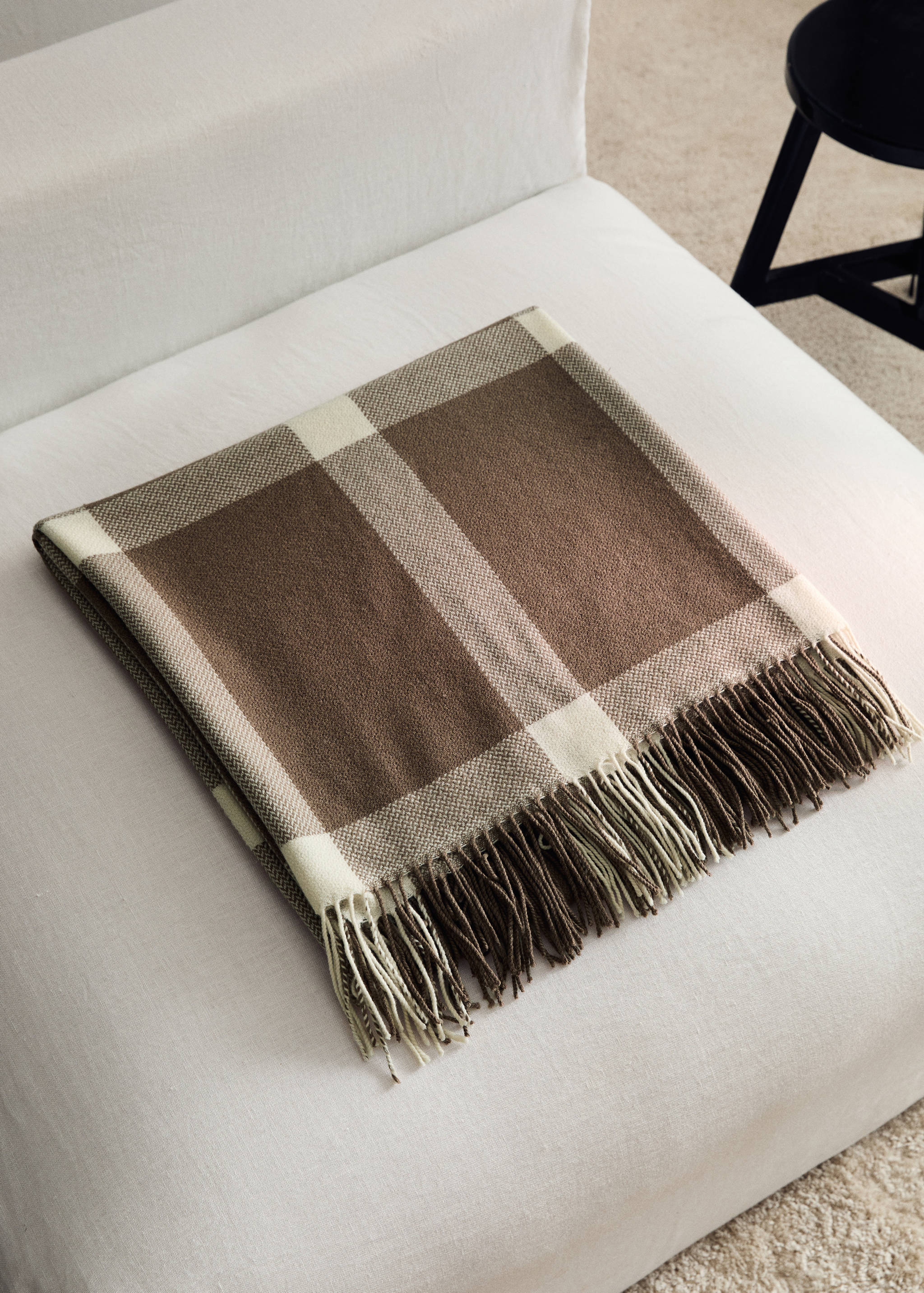 Wool blanket with fringe finish - General plane