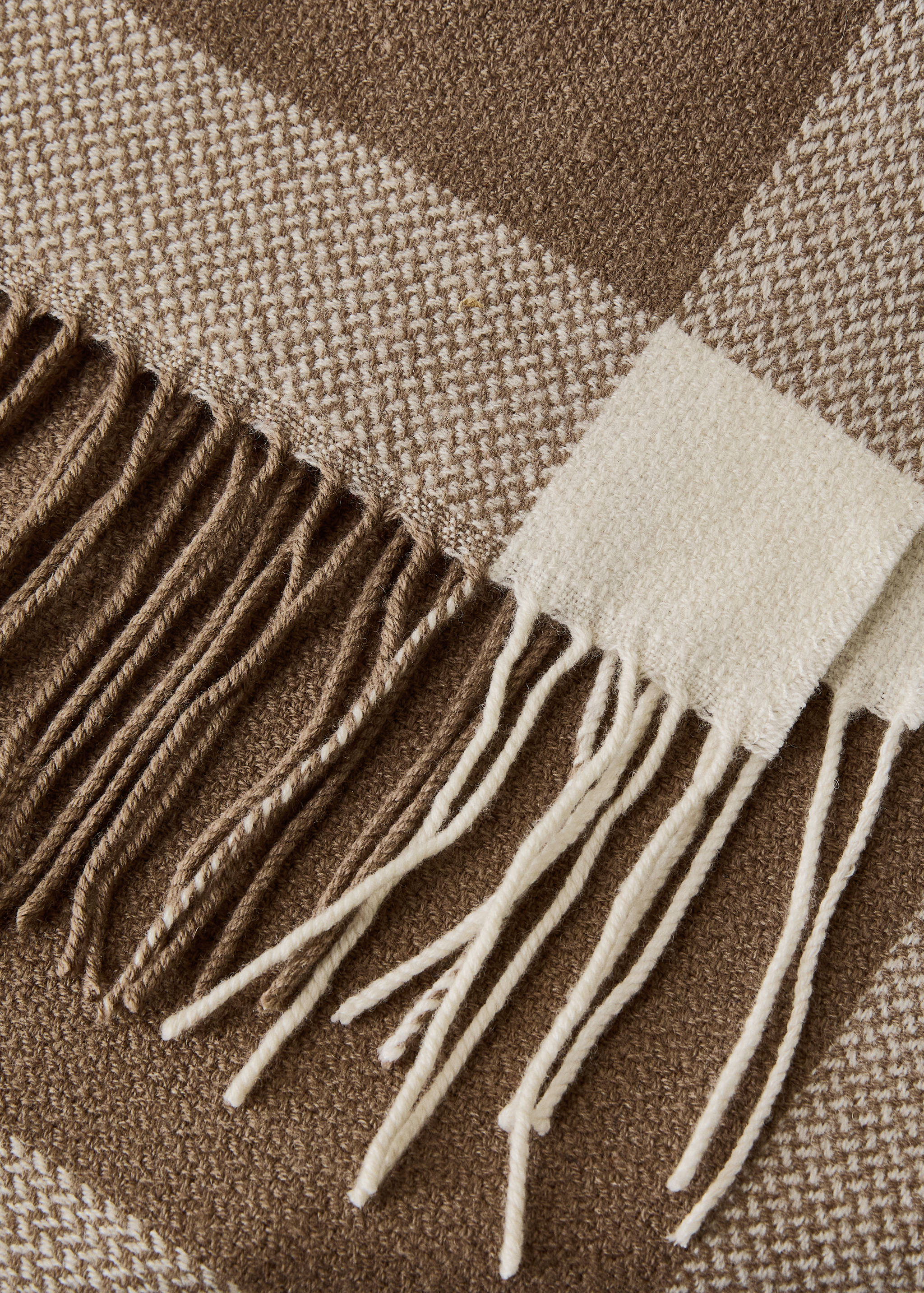 Wool blanket with fringe finish - Details of the article 1