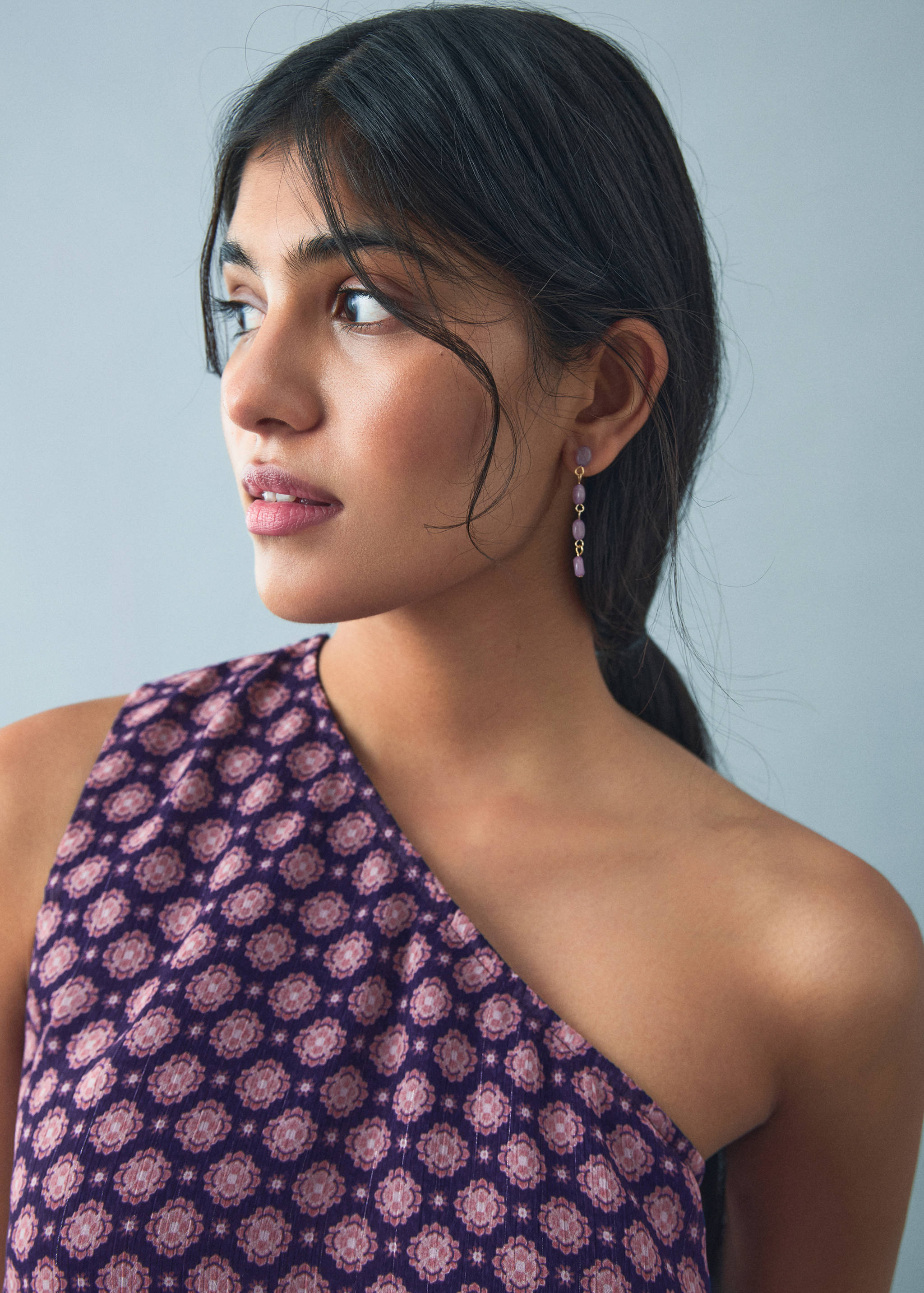 Blusa assimétrica com laço na gola - Pormenor do artigo 2