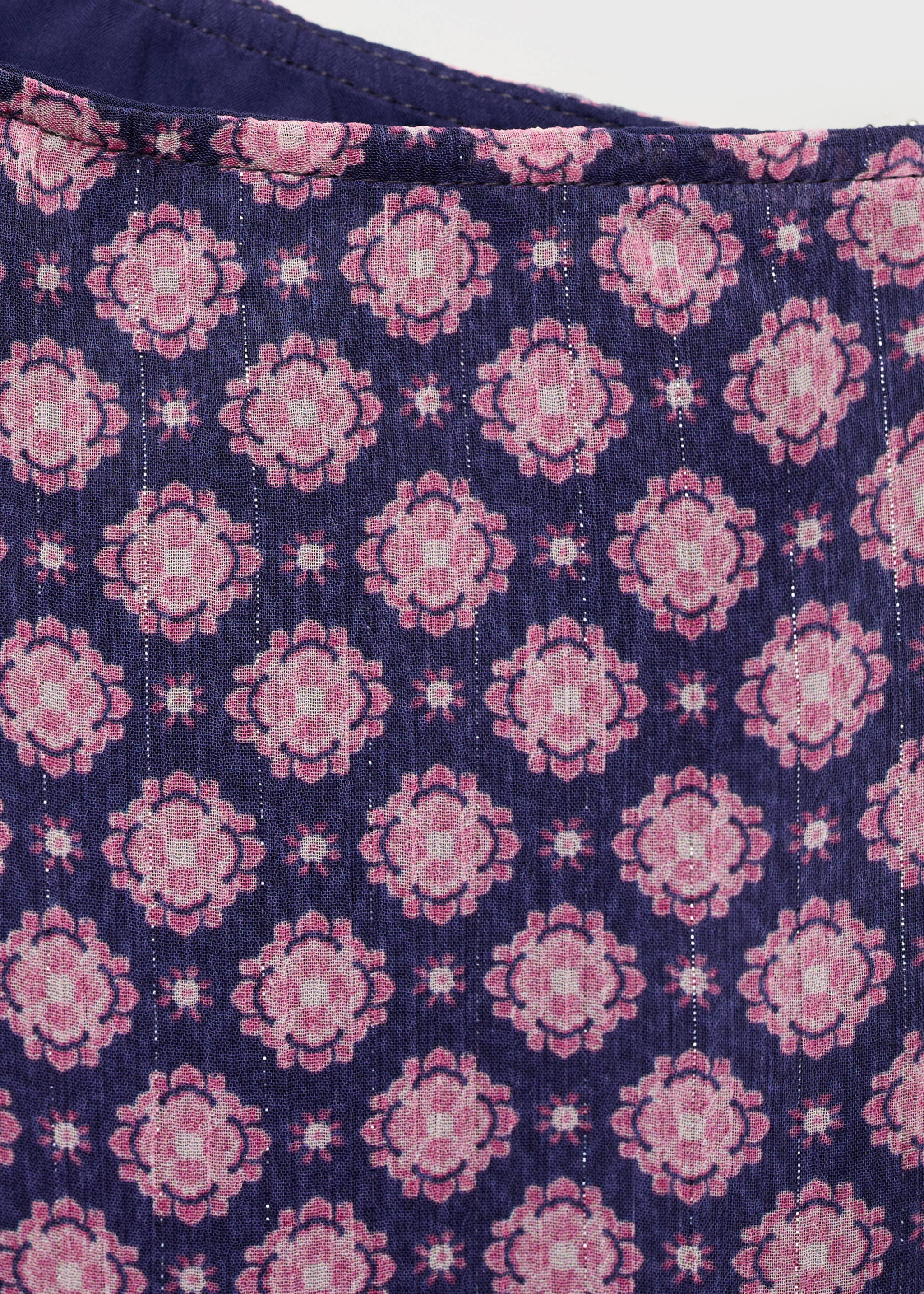 Blusa assimétrica com laço na gola - Pormenor do artigo 0