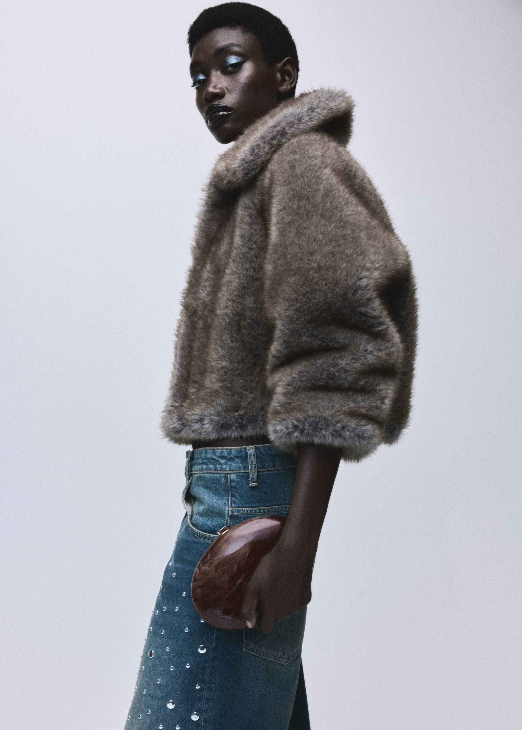 Pochette ovale - Plan général