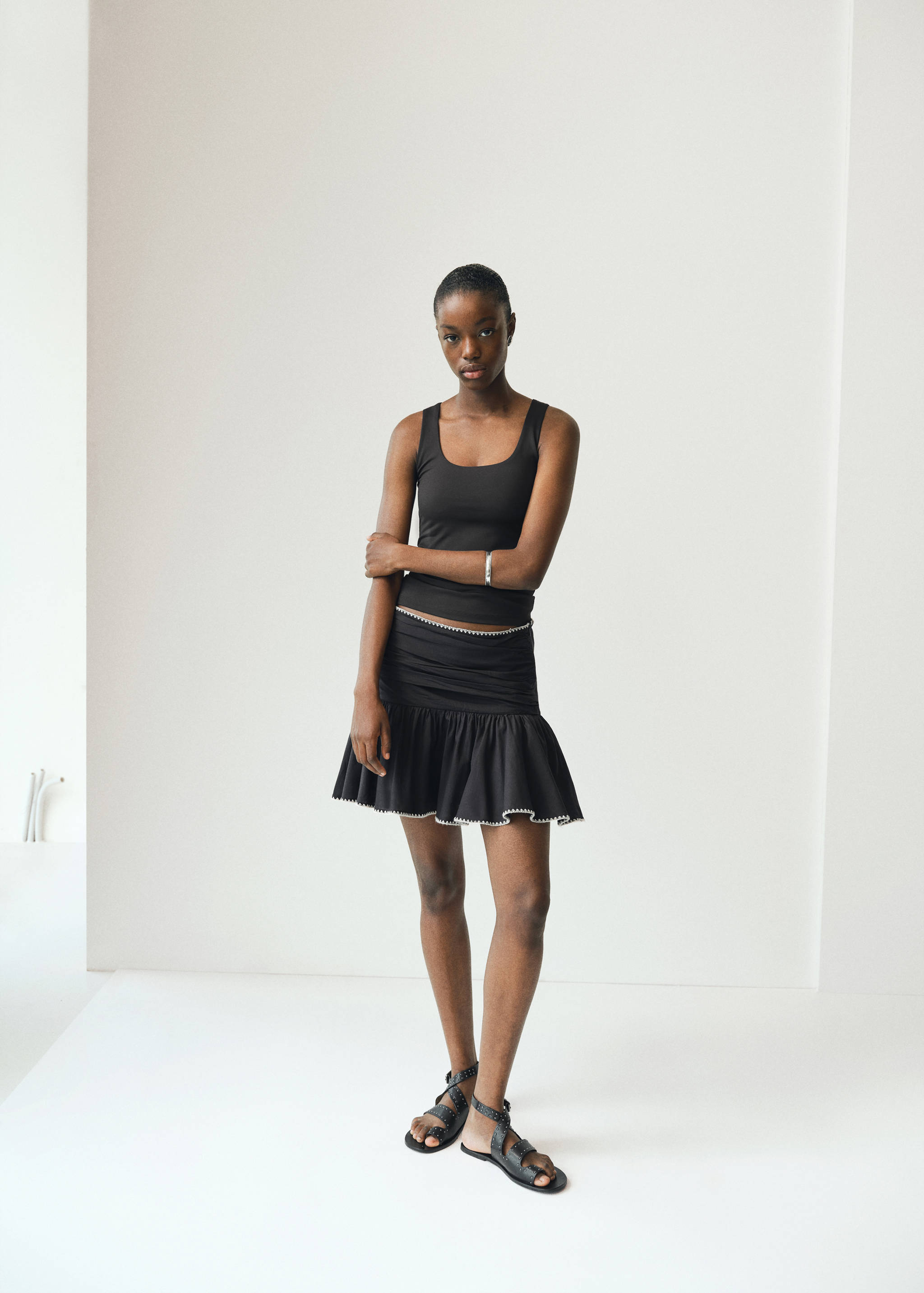 Fodros, hímzett szoknya - Általános sík