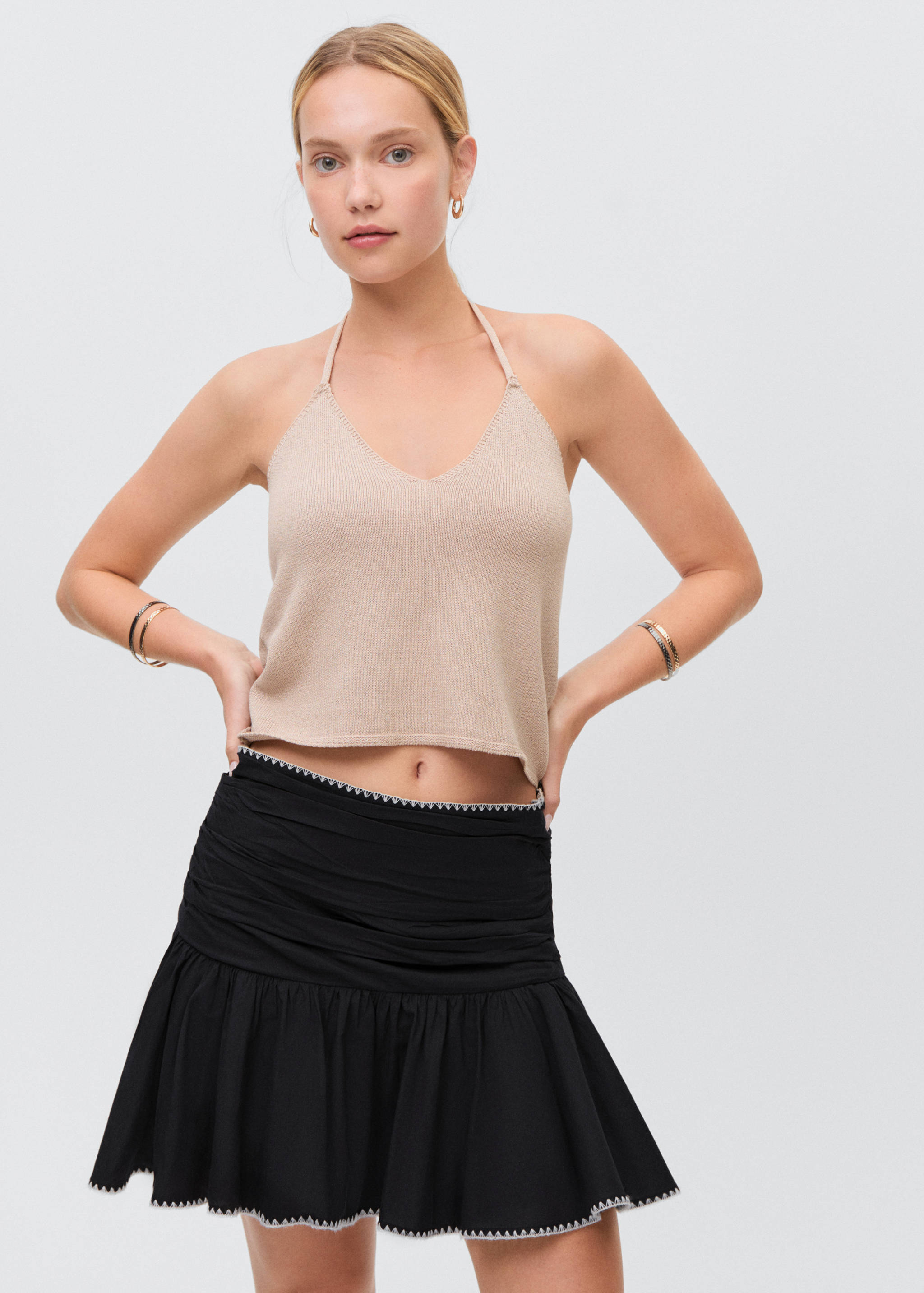 Fodros, hímzett szoknya - Felezősík