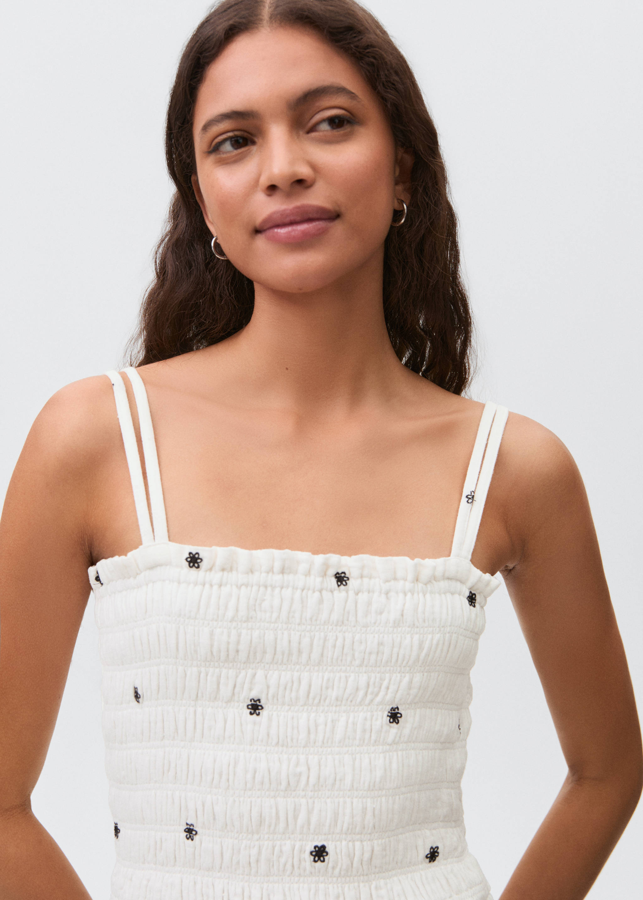 Embroidered cotton dress with floral pattern - Details of the article 1